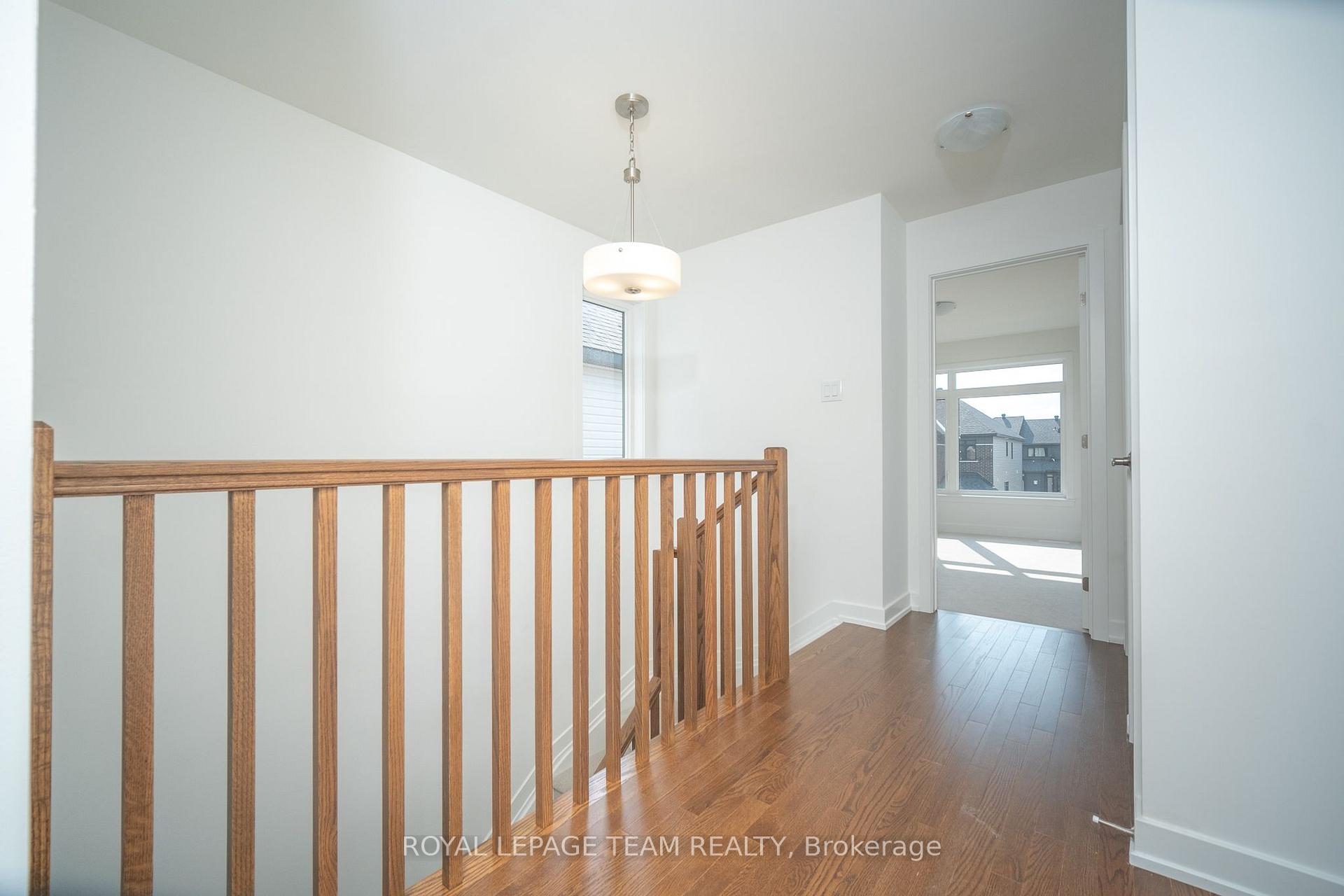 Photo 18 of 807 Mochi Circle, Ottawa, Barrhaven - Heritage Park — HOMEH