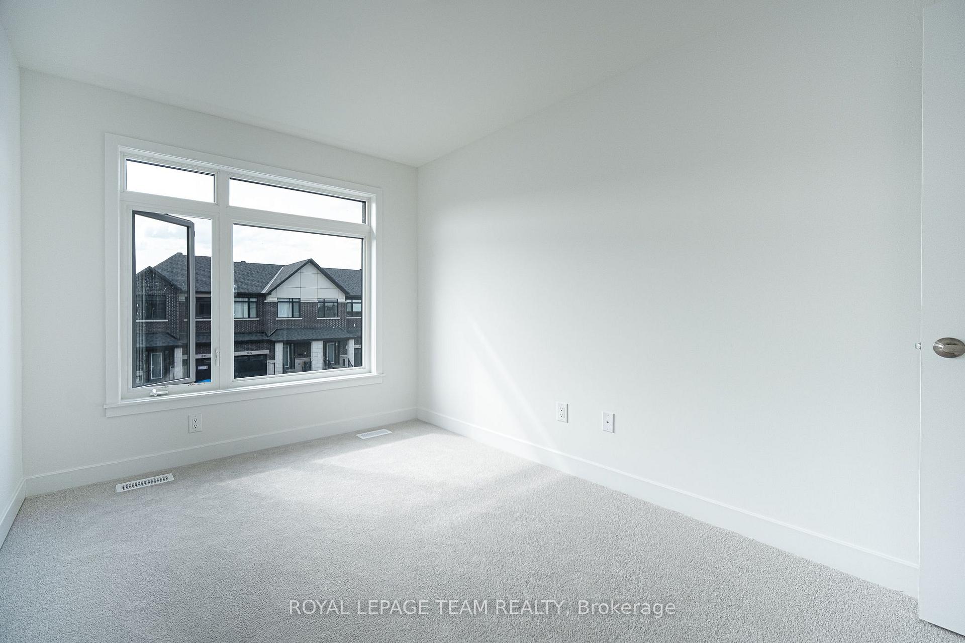 Photo 20 of 807 Mochi Circle, Ottawa, Barrhaven - Heritage Park — HOMEH