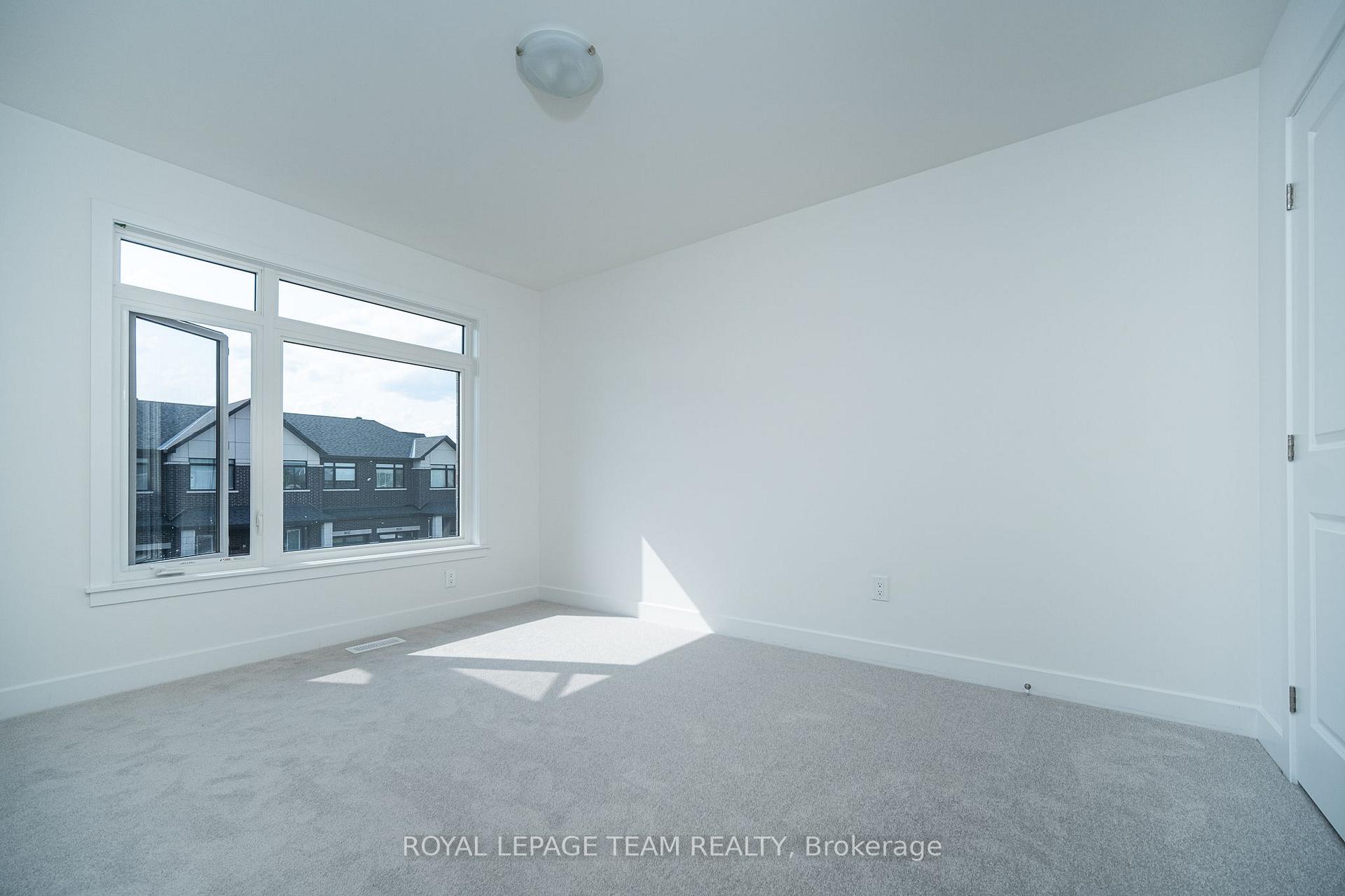 Photo 22 of 807 Mochi Circle, Ottawa, Barrhaven - Heritage Park — HOMEH