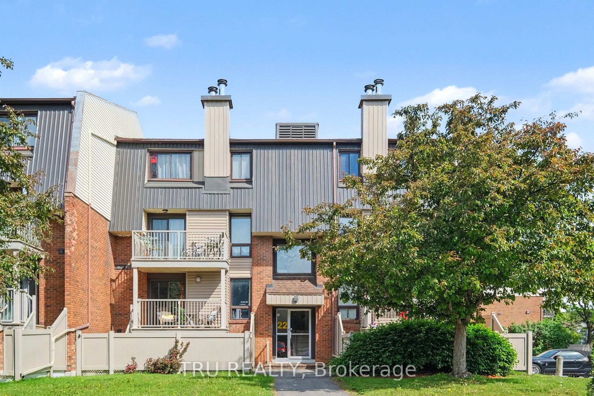 Photo 2 of Unit 8, 22 Sweetbriar Circle, Ottawa, Barrhaven - Pheasant Run — HOMEH