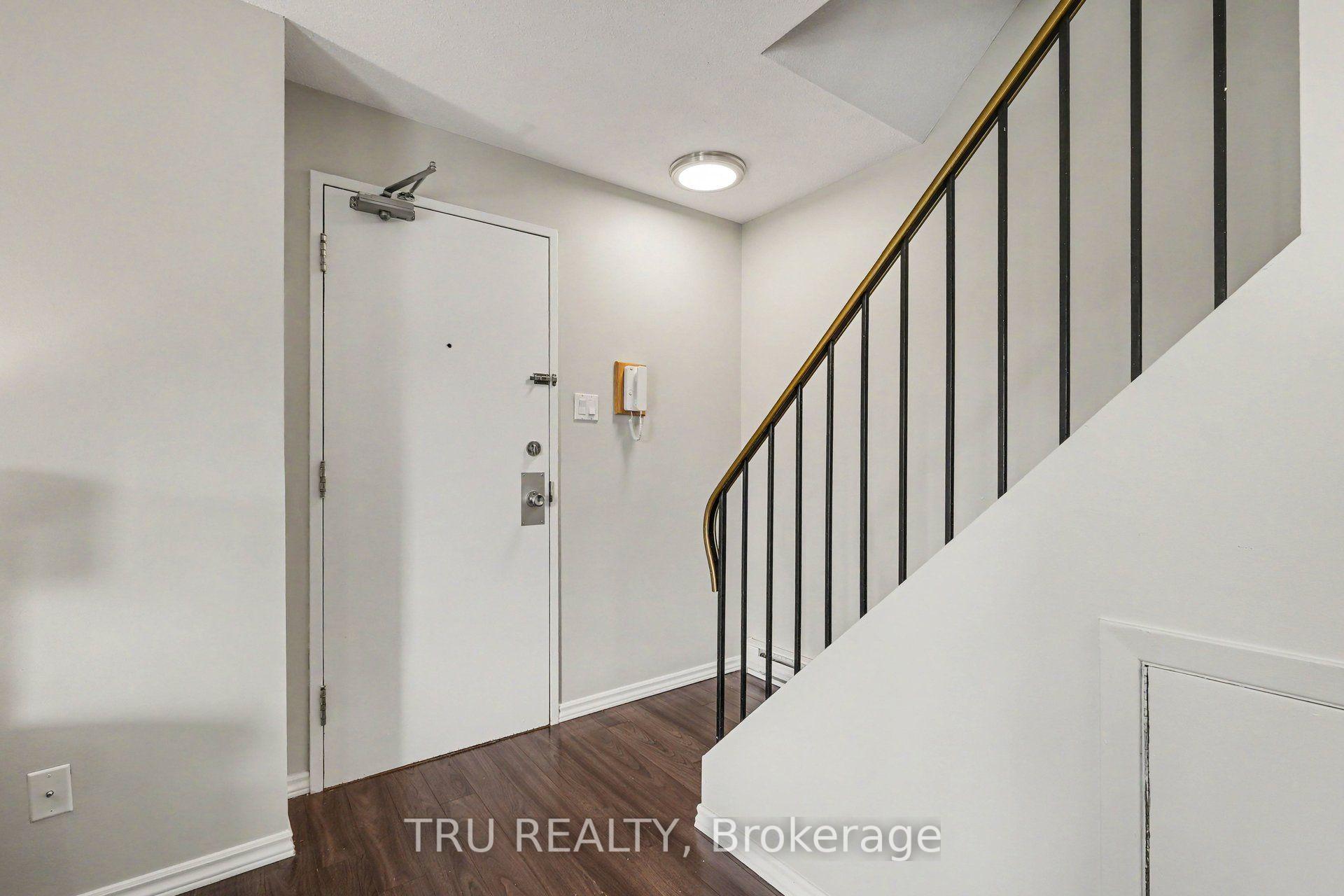 Photo 4 of Unit 8, 22 Sweetbriar Circle, Ottawa, Barrhaven - Pheasant Run — HOMEH
