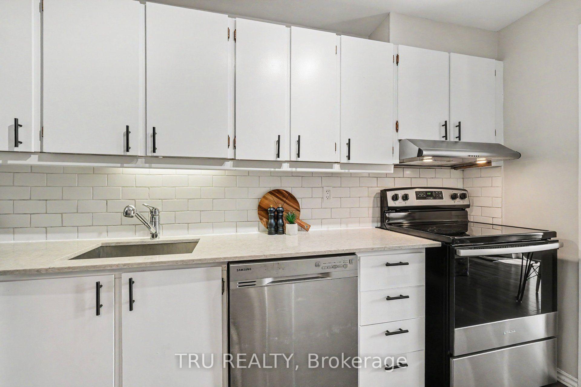 Photo 11 of Unit 8, 22 Sweetbriar Circle, Ottawa, Barrhaven - Pheasant Run — HOMEH