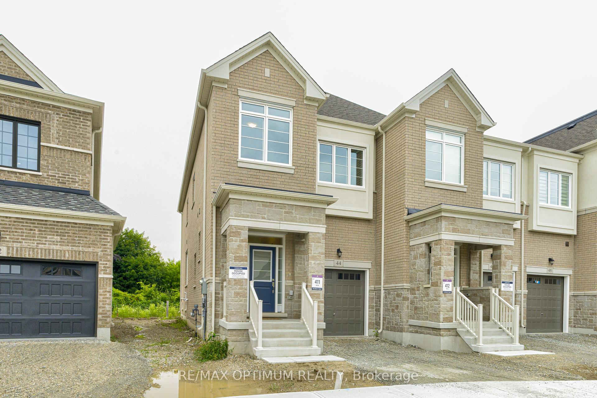 Photo 3 of 44 Bermondsey Way, Brampton, Bram West — HOMEH