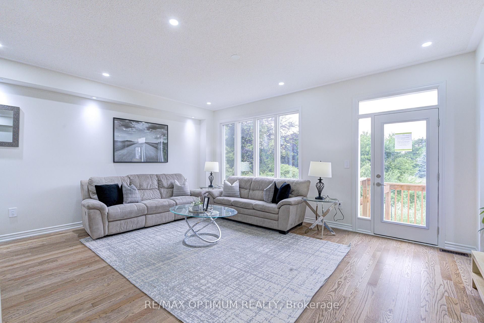 Photo 10 of 44 Bermondsey Way, Brampton, Bram West — HOMEH