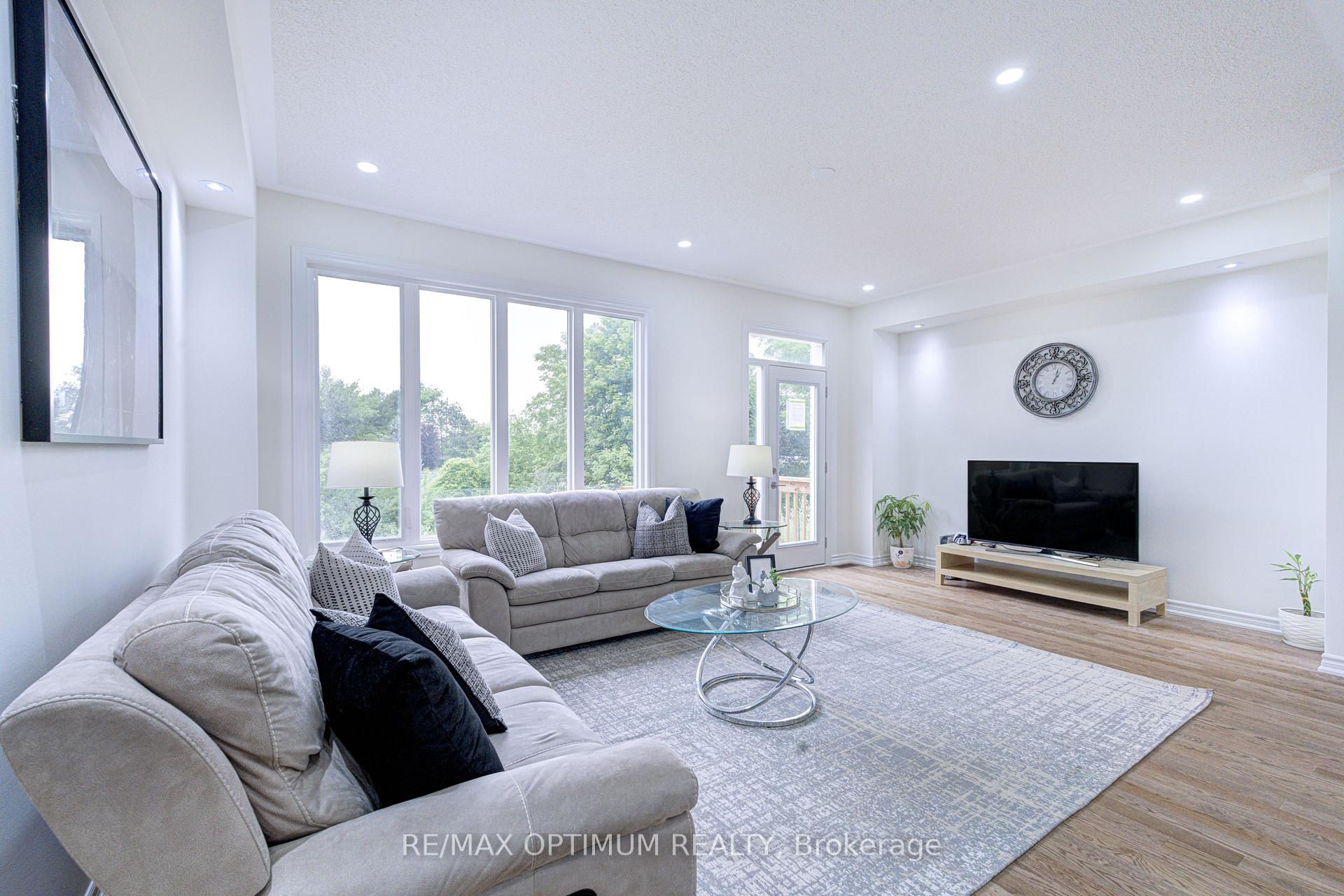 Photo 12 of 44 Bermondsey Way, Brampton, Bram West — HOMEH