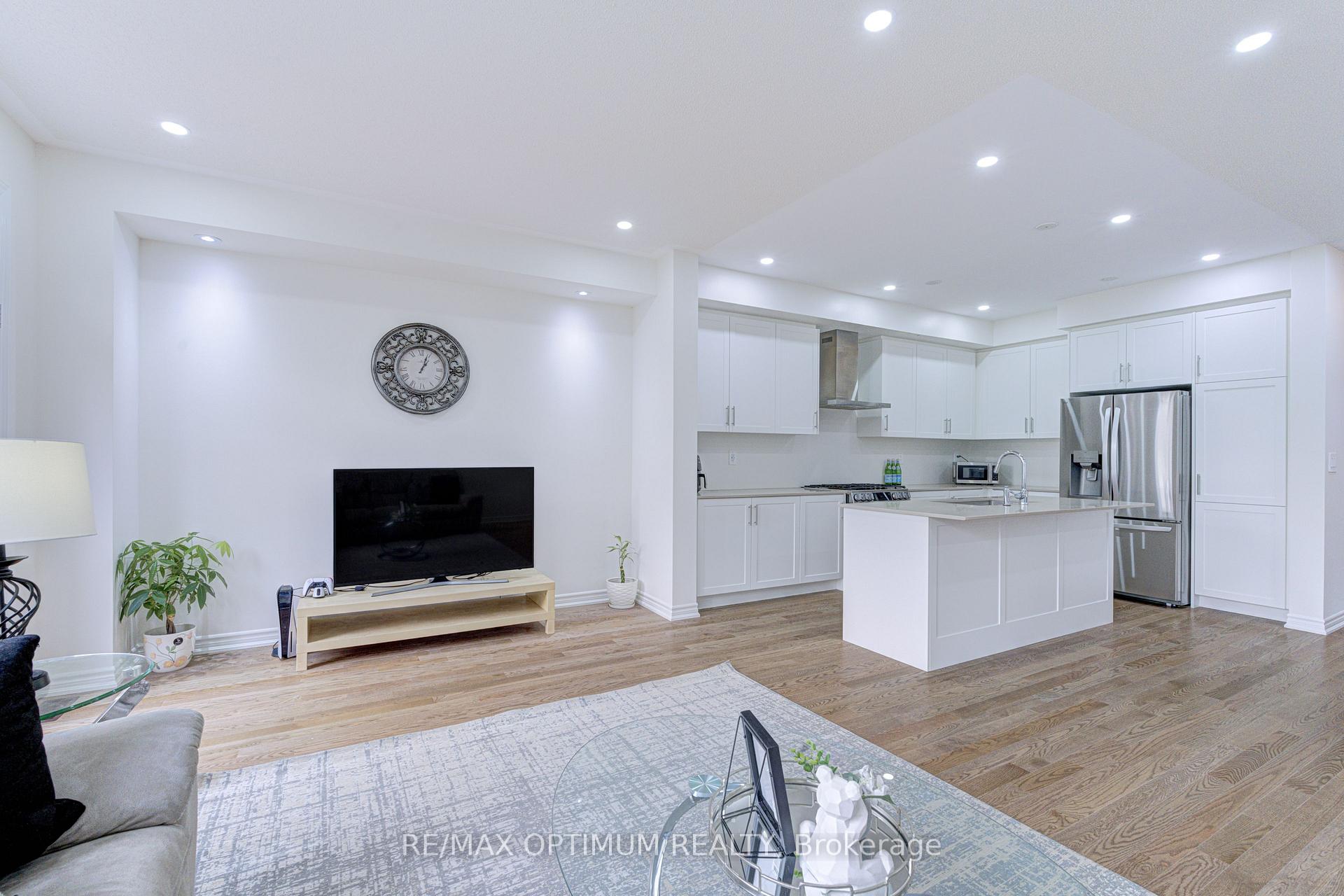 Photo 13 of 44 Bermondsey Way, Brampton, Bram West — HOMEH