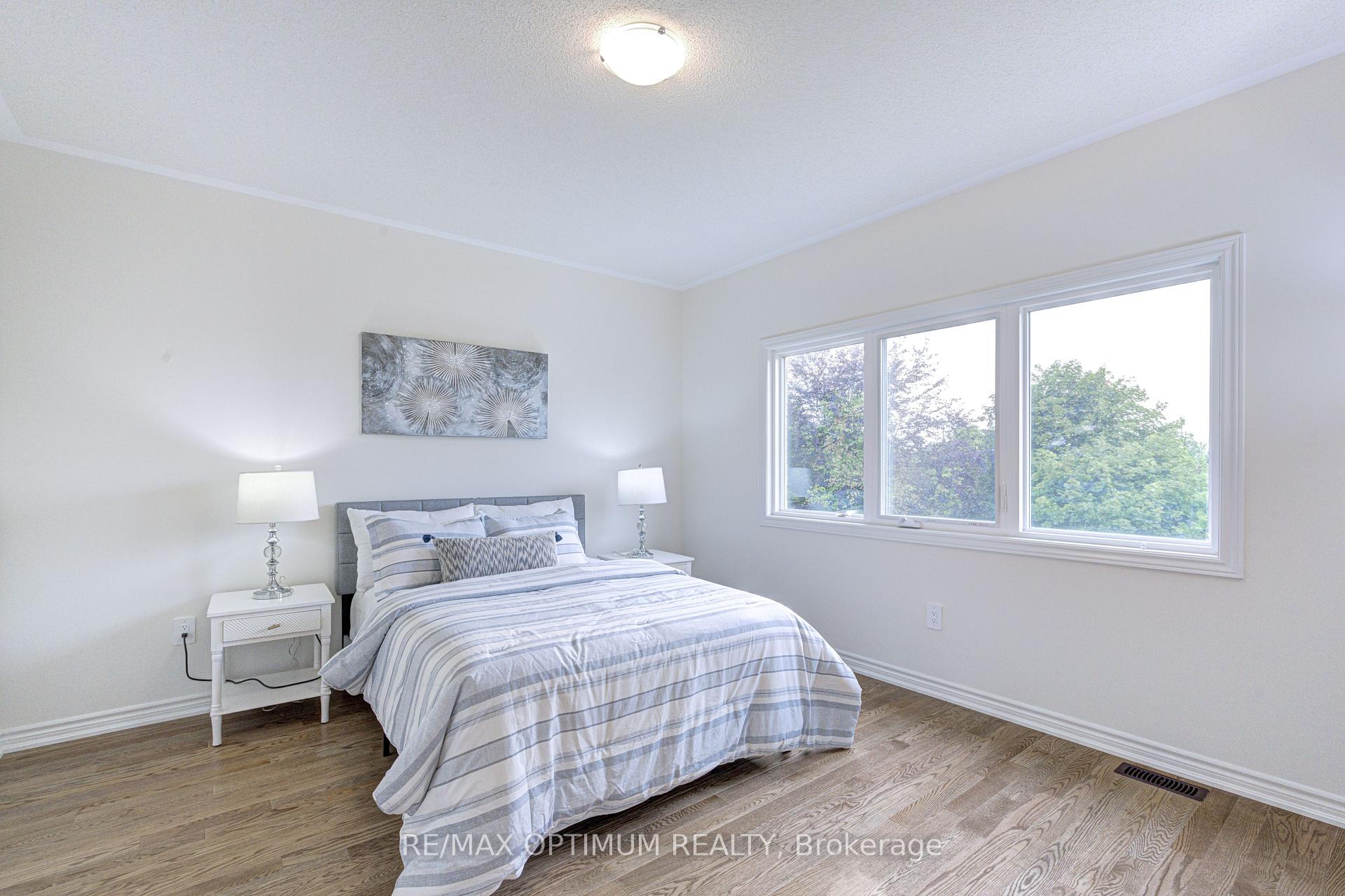 Photo 25 of 44 Bermondsey Way, Brampton, Bram West — HOMEH