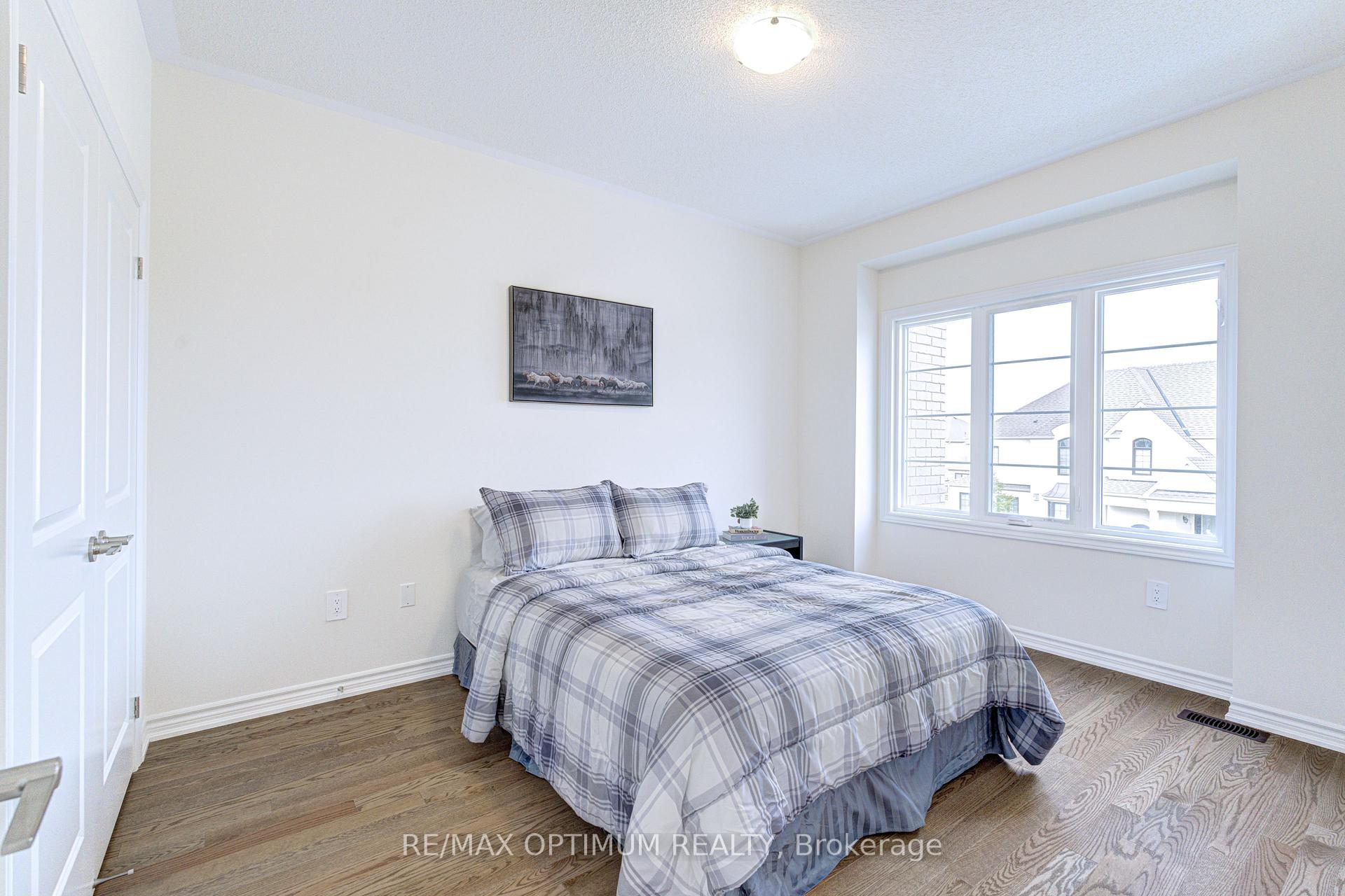 Photo 34 of 44 Bermondsey Way, Brampton, Bram West — HOMEH