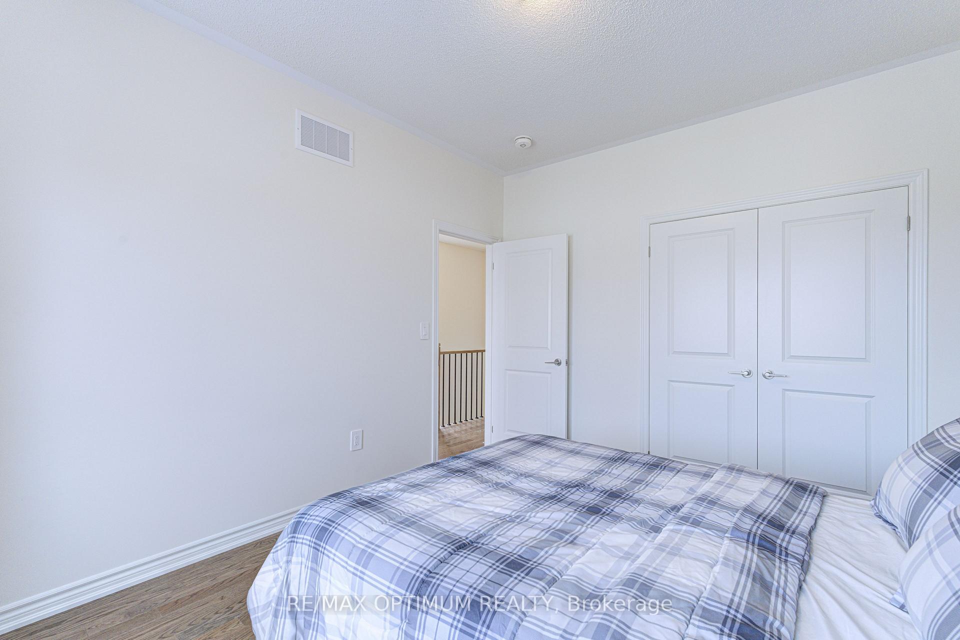 Photo 35 of 44 Bermondsey Way, Brampton, Bram West — HOMEH