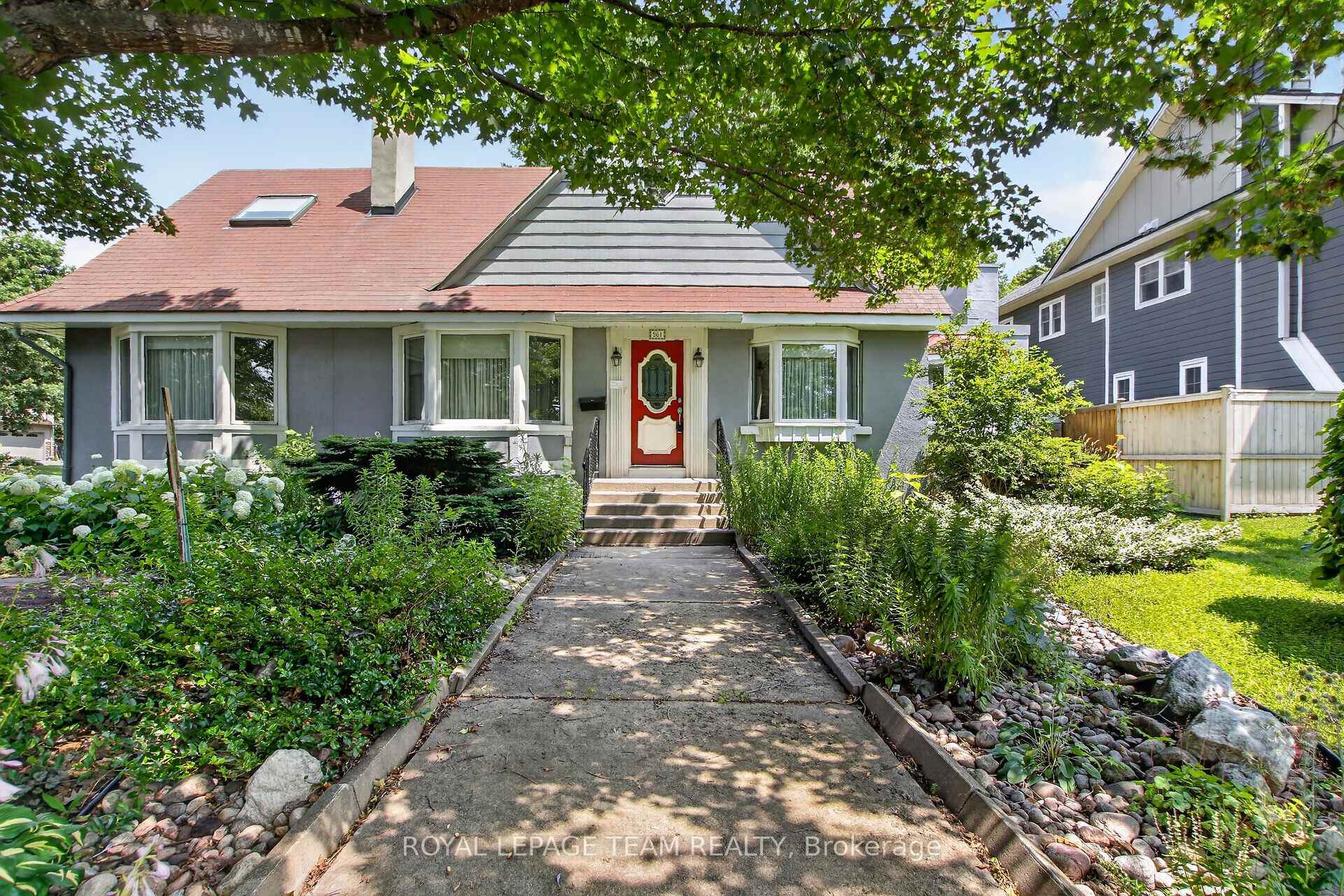 Photo 1 of 961 Kingsmere Avenue, Ottawa, McKellar Heights/Glabar Park — HOMEH