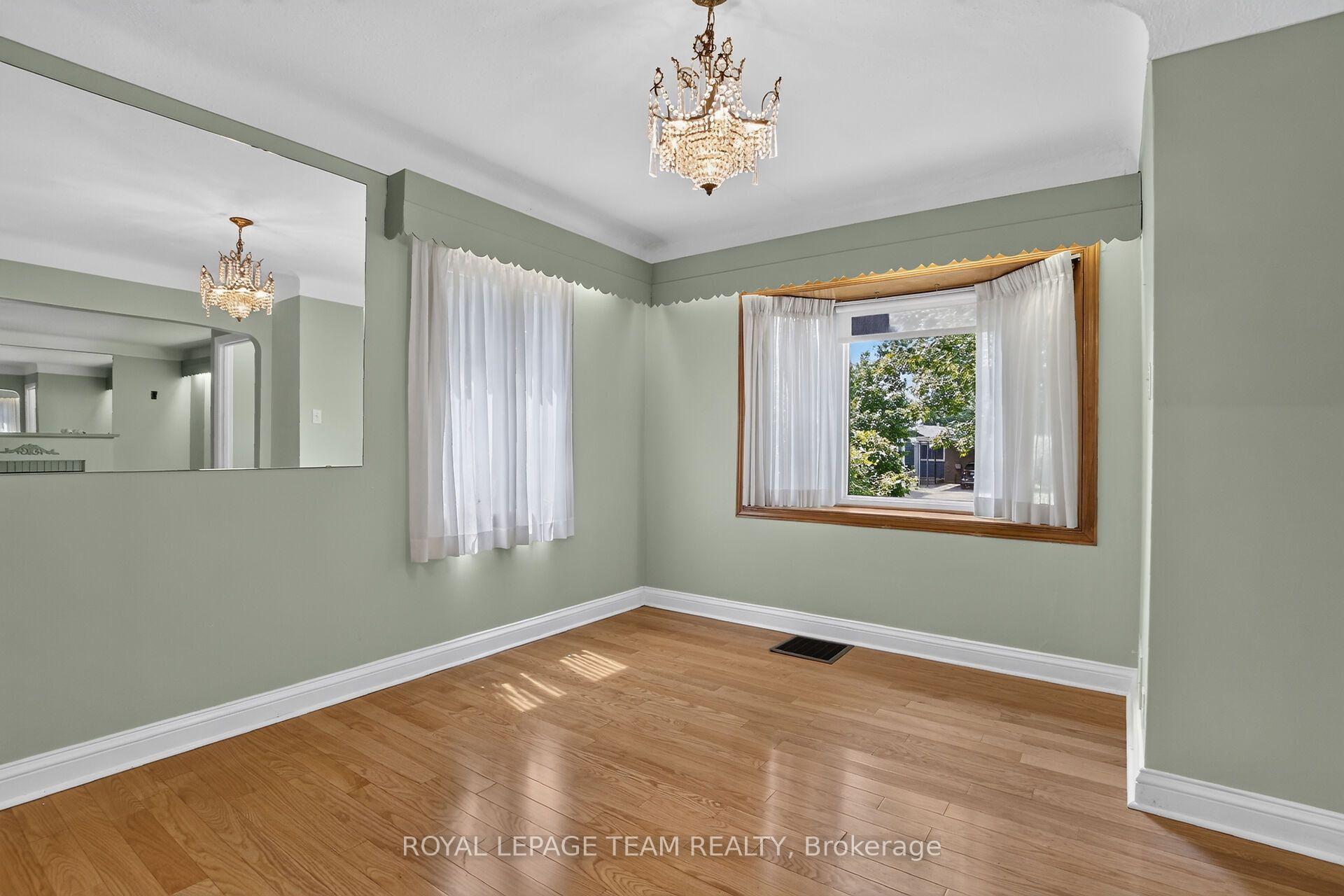 Photo 9 of 961 Kingsmere Avenue, Ottawa, McKellar Heights/Glabar Park — HOMEH