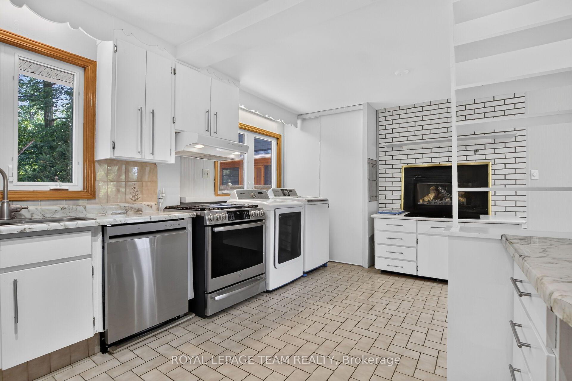 Photo 14 of 961 Kingsmere Avenue, Ottawa, McKellar Heights/Glabar Park — HOMEH