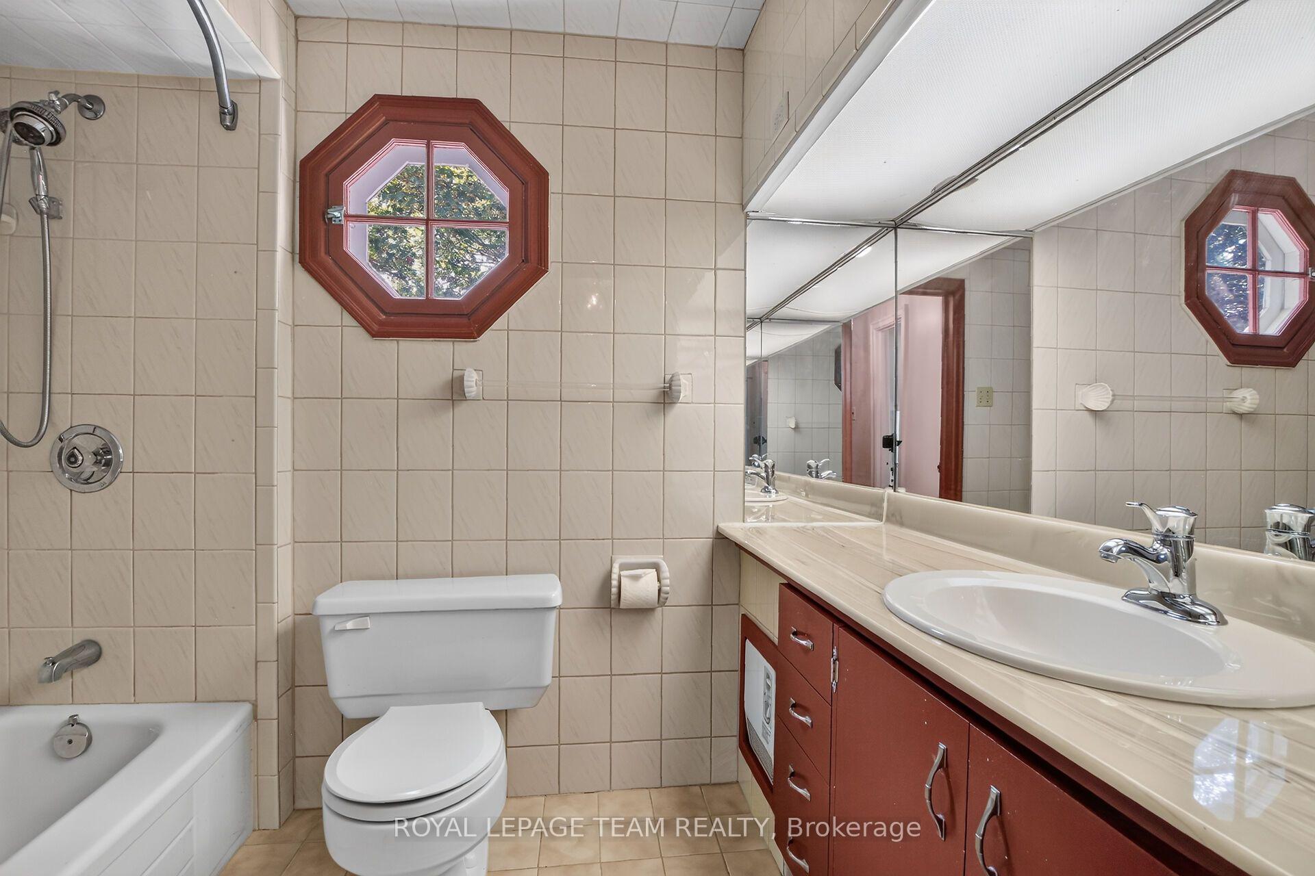 Photo 32 of 961 Kingsmere Avenue, Ottawa, McKellar Heights/Glabar Park — HOMEH
