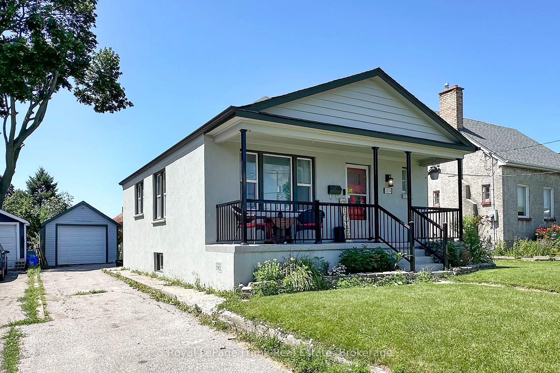 Photo 2 of 1074 Simcoe Street S, Oshawa, Lakeview — HOMEH