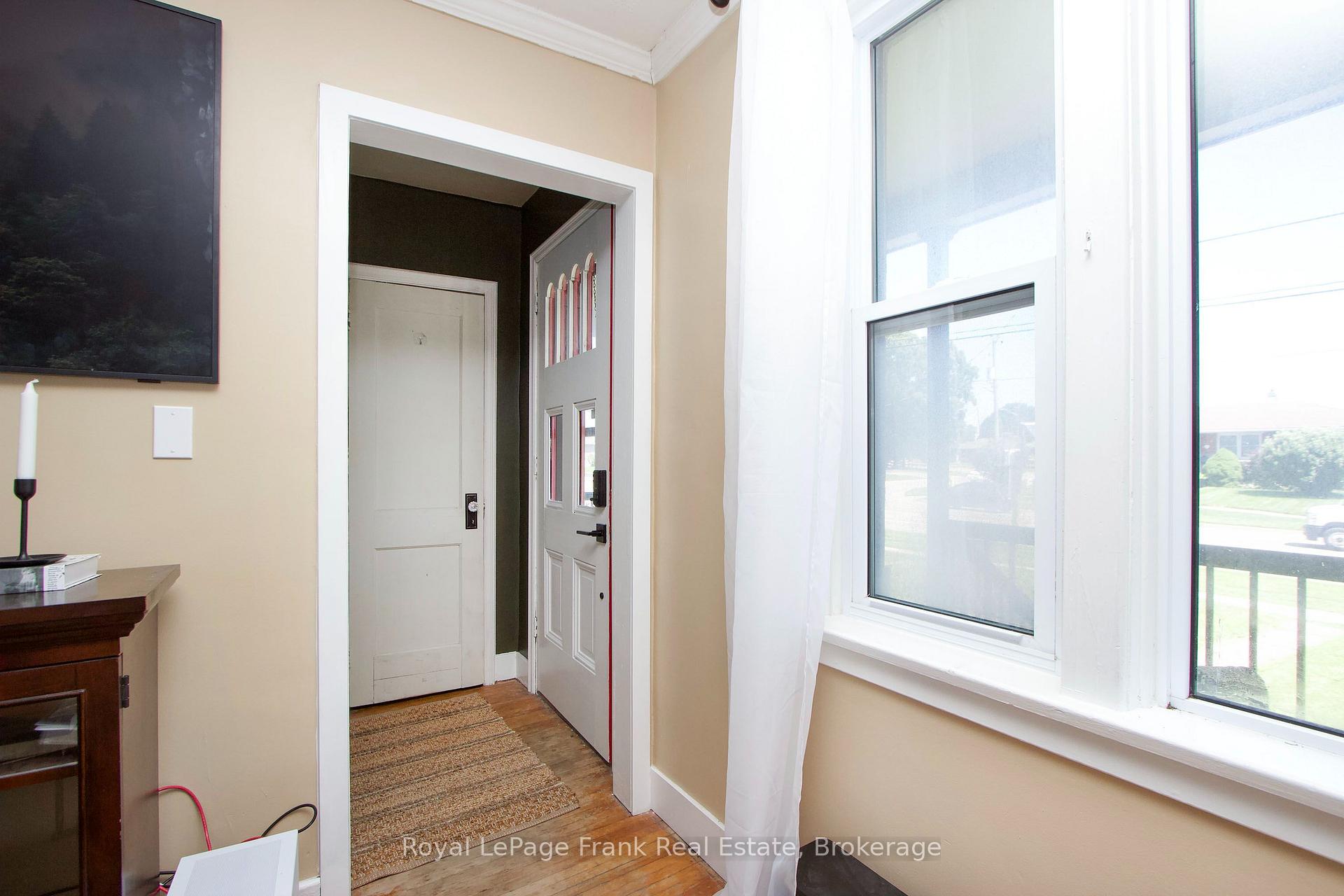 Photo 5 of 1074 Simcoe Street S, Oshawa, Lakeview — HOMEH