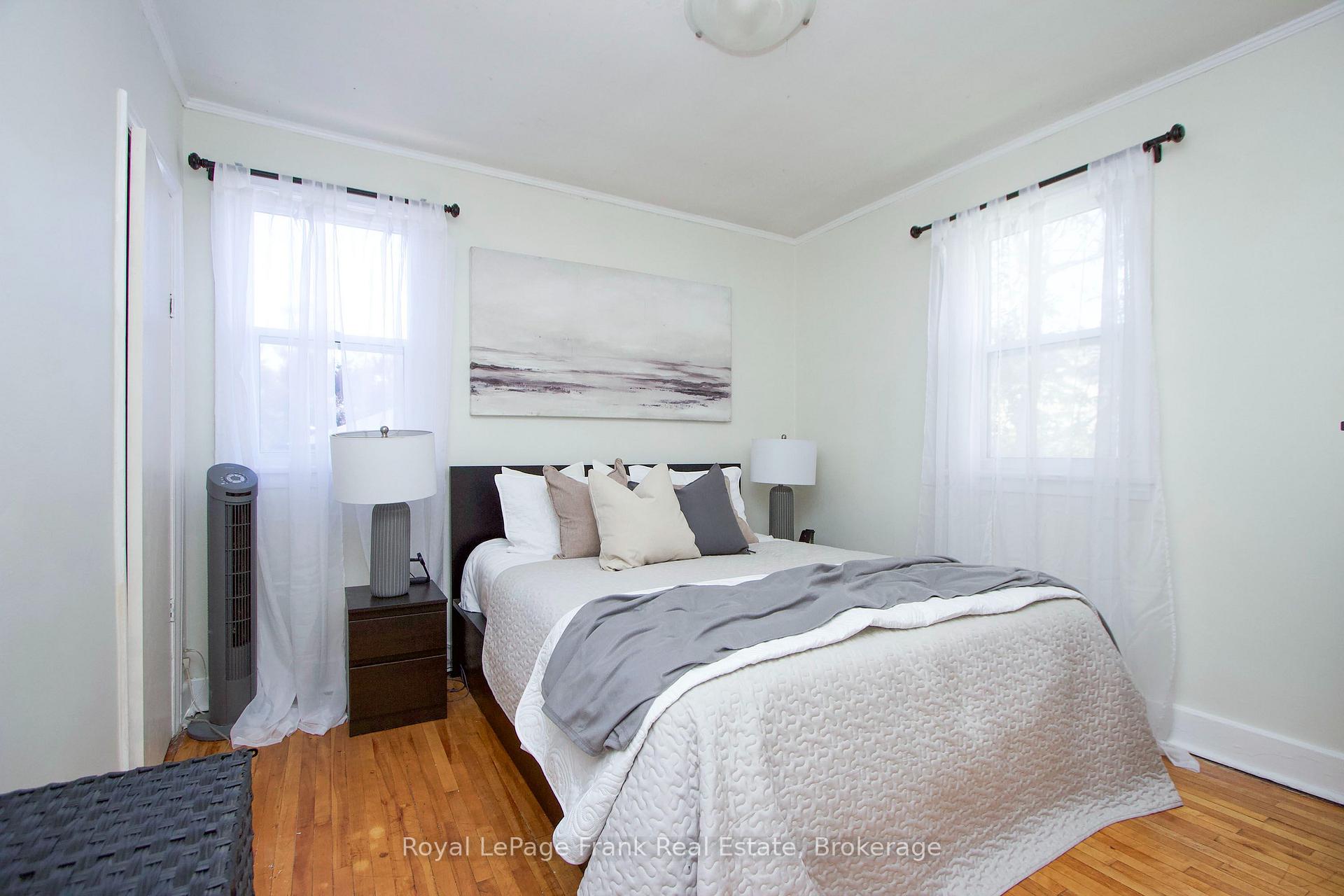 Photo 12 of 1074 Simcoe Street S, Oshawa, Lakeview — HOMEH