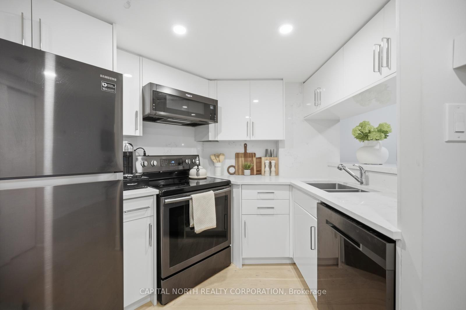 Photo 9 of Unit 610, 1001 Bay Street, Toronto, Bay Street Corridor — HOMEH