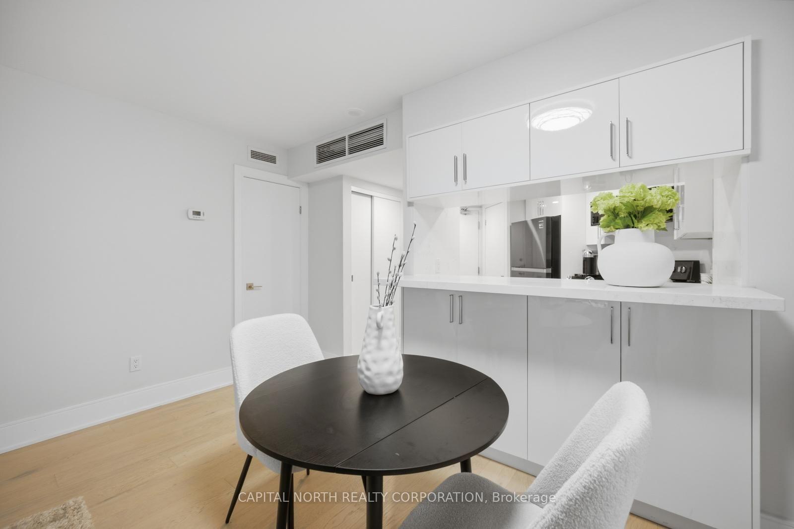 Photo 12 of Unit 610, 1001 Bay Street, Toronto, Bay Street Corridor — HOMEH