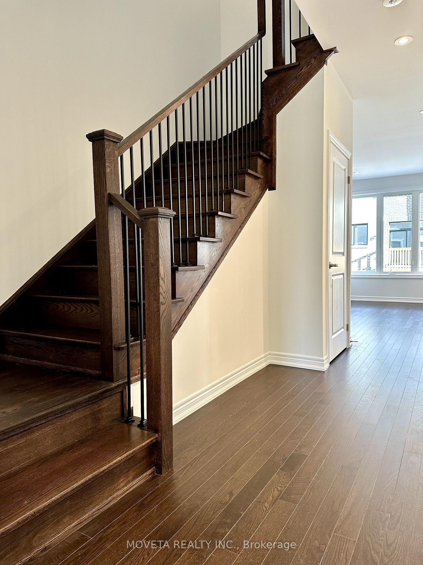 Photo 7 of 13 Milady Crescent, Barrie, Rural Barrie Southeast — HOMEH