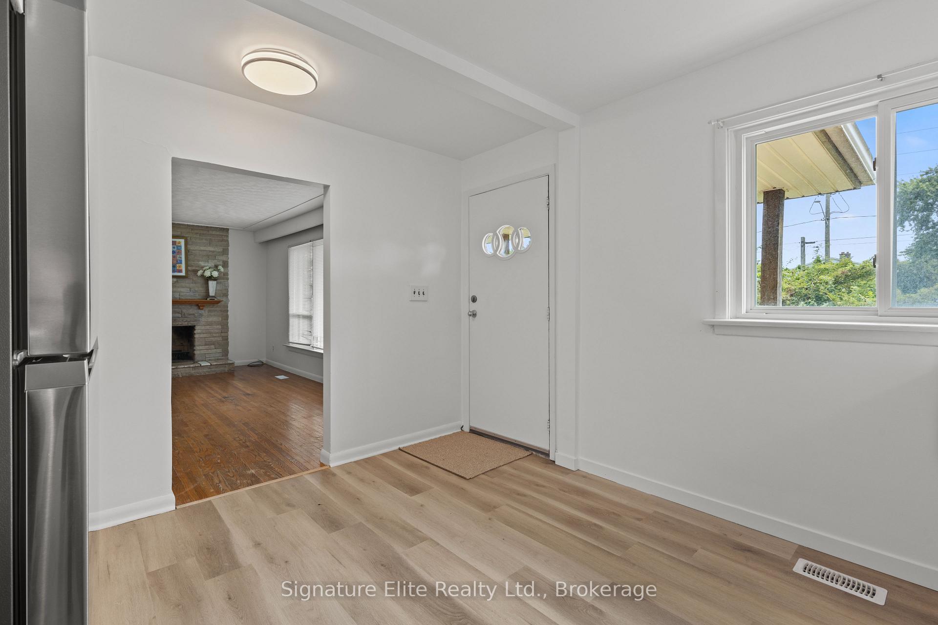Photo 5 of 214 Livingston Avenue, Grimsby, Grimsby West — HOMEH