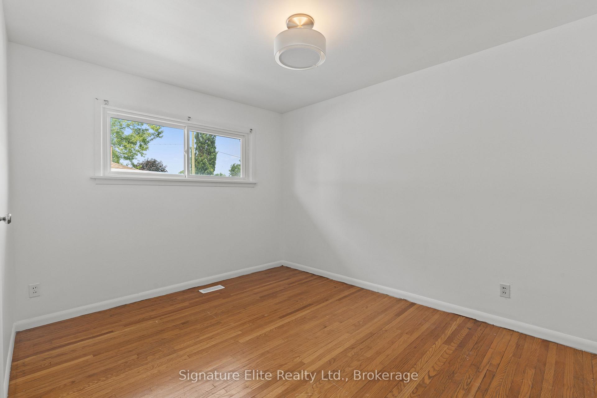Photo 8 of 214 Livingston Avenue, Grimsby, Grimsby West — HOMEH