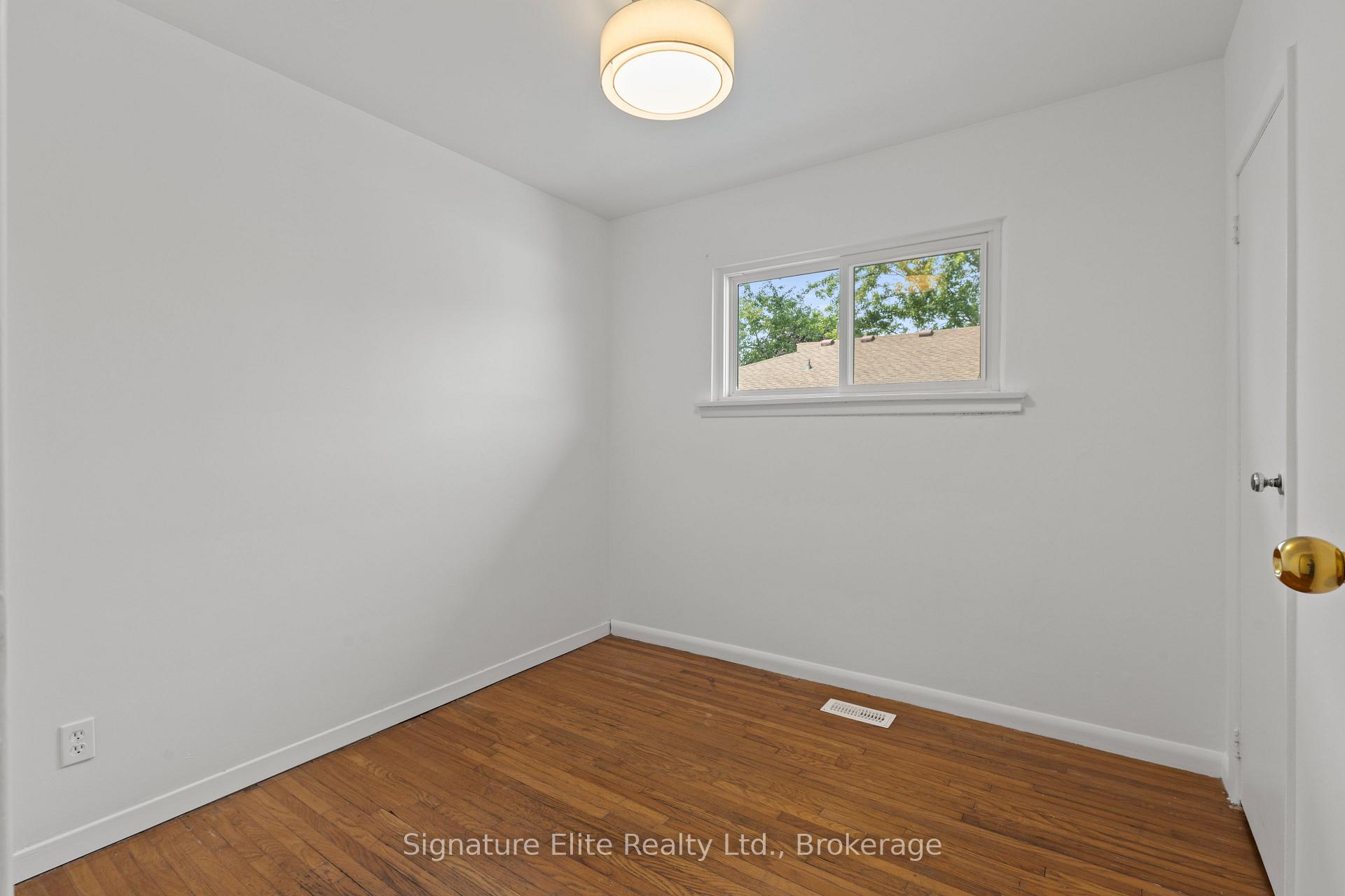 Photo 10 of 214 Livingston Avenue, Grimsby, Grimsby West — HOMEH