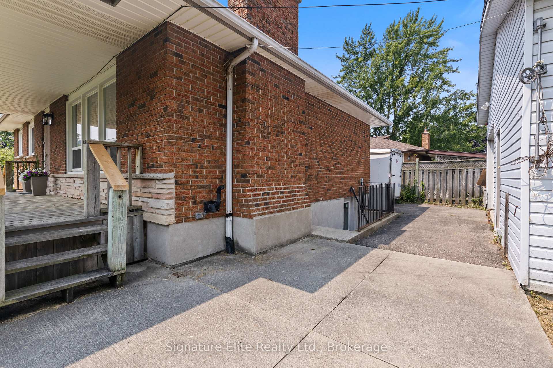 Photo 23 of 214 Livingston Avenue, Grimsby, Grimsby West — HOMEH