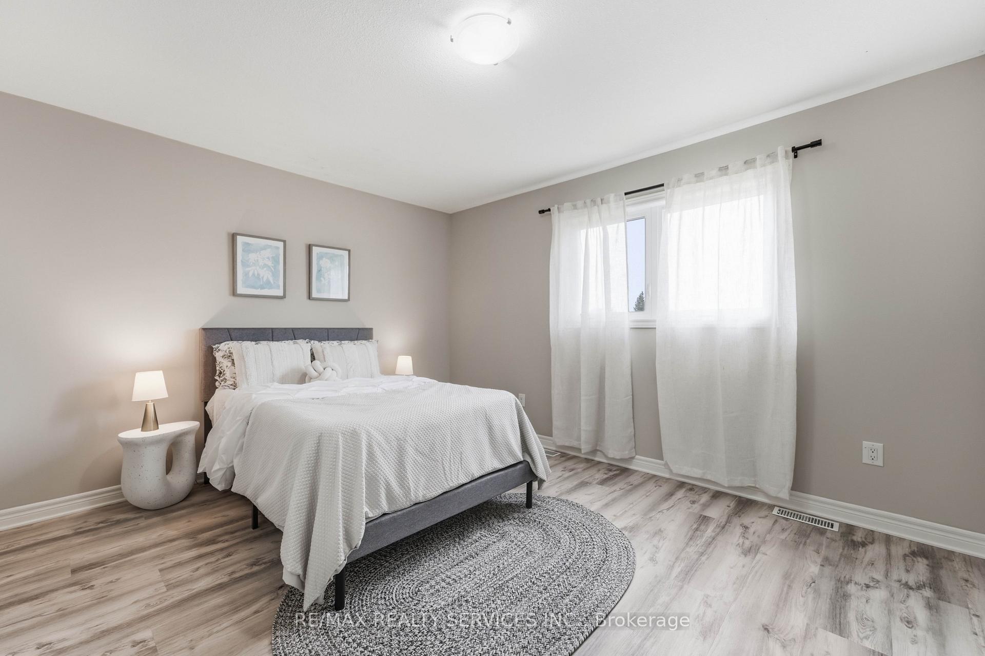 Photo 17 of 7768 Ascot Circle, Niagara Falls, Ascot — HOMEH