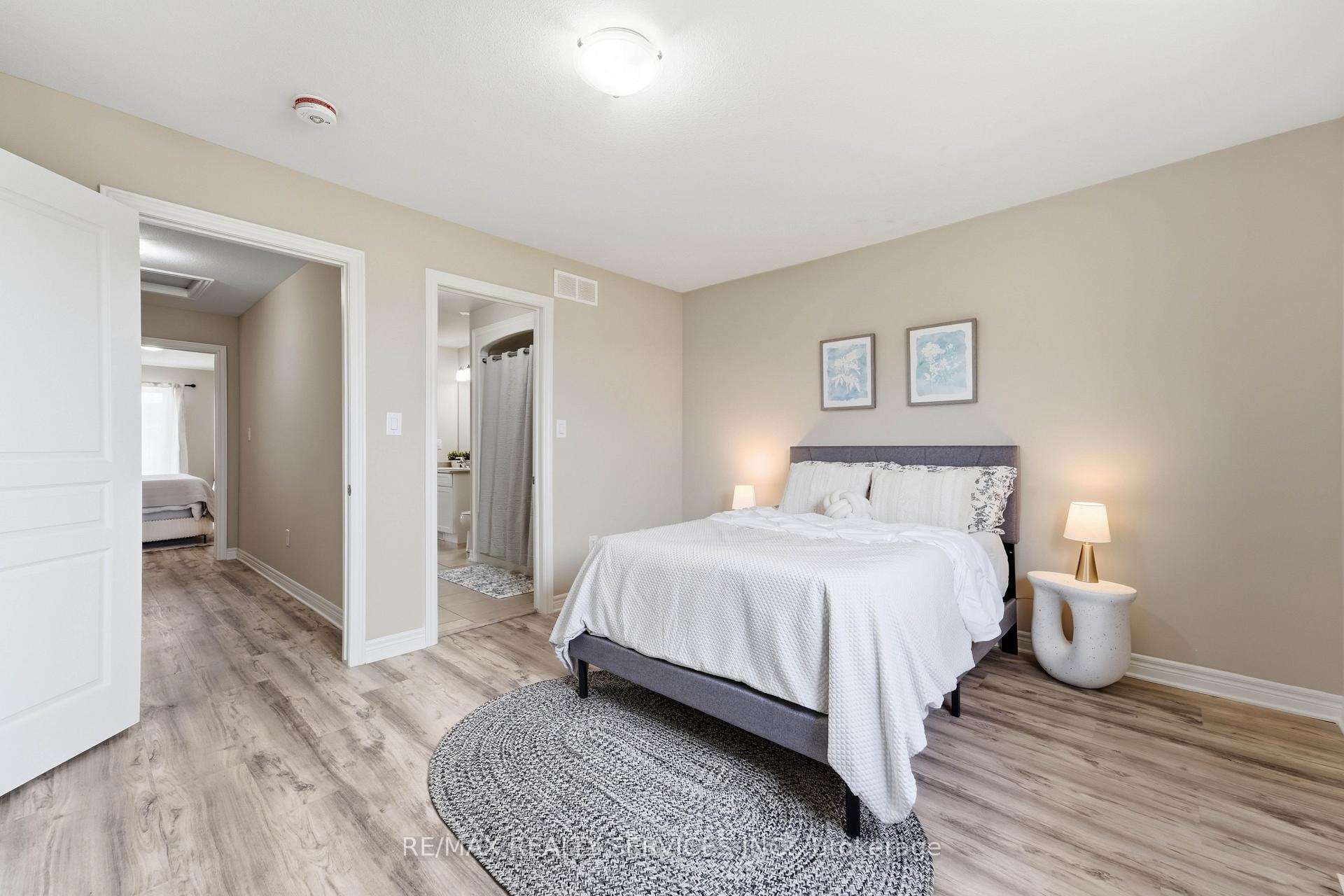 Photo 18 of 7768 Ascot Circle, Niagara Falls, Ascot — HOMEH