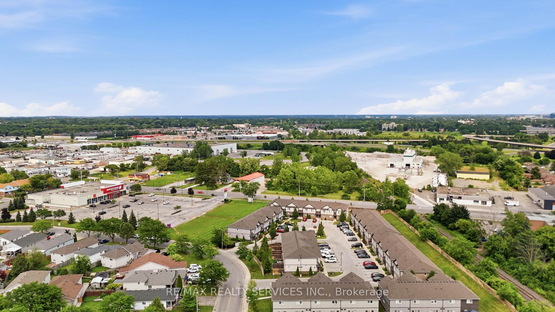 Photo 26 of 7768 Ascot Circle, Niagara Falls, Ascot — HOMEH