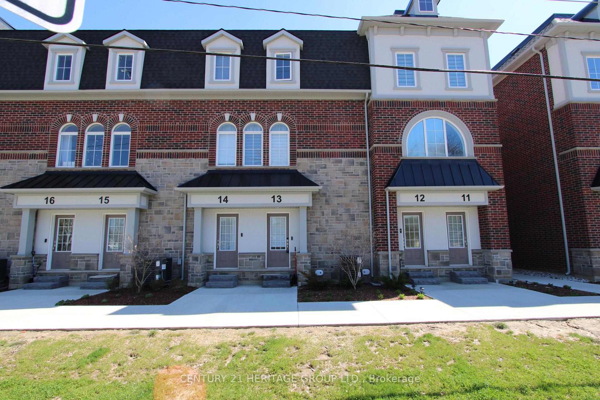 Front of Unit 13, 677 Park Road N