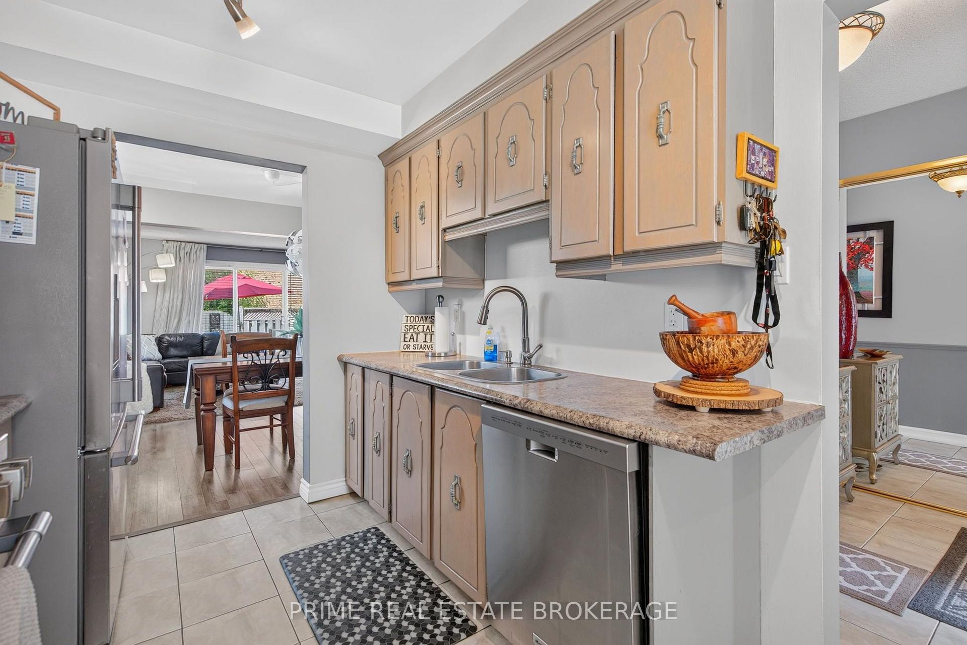 Photo 4 of Unit 122, 500 Osgoode Drive, London, South Y — HOMEH