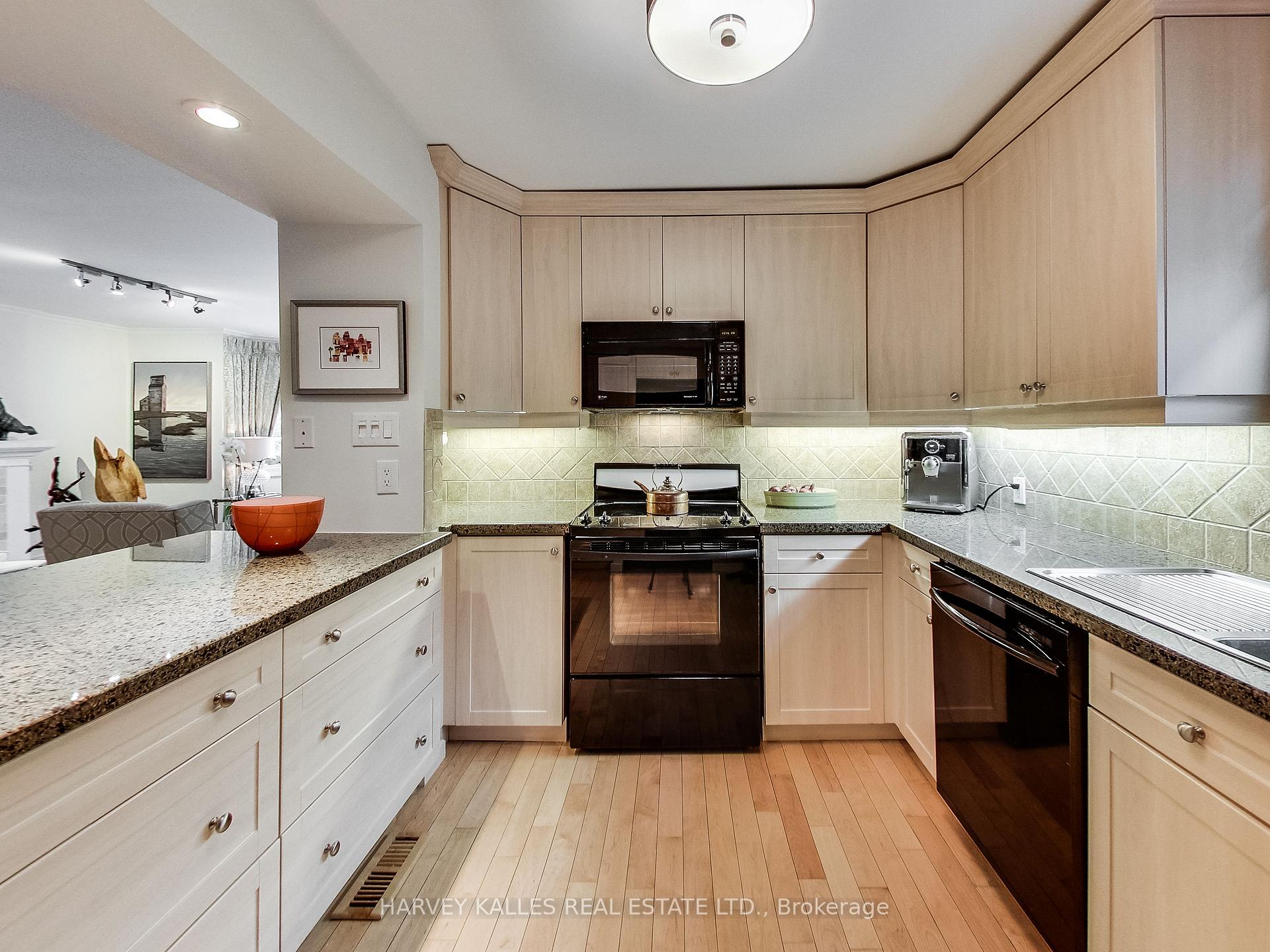 Photo 17 of Unit Main, 9 Highbourne Road, Toronto, Yonge-St. Clair — HOMEH