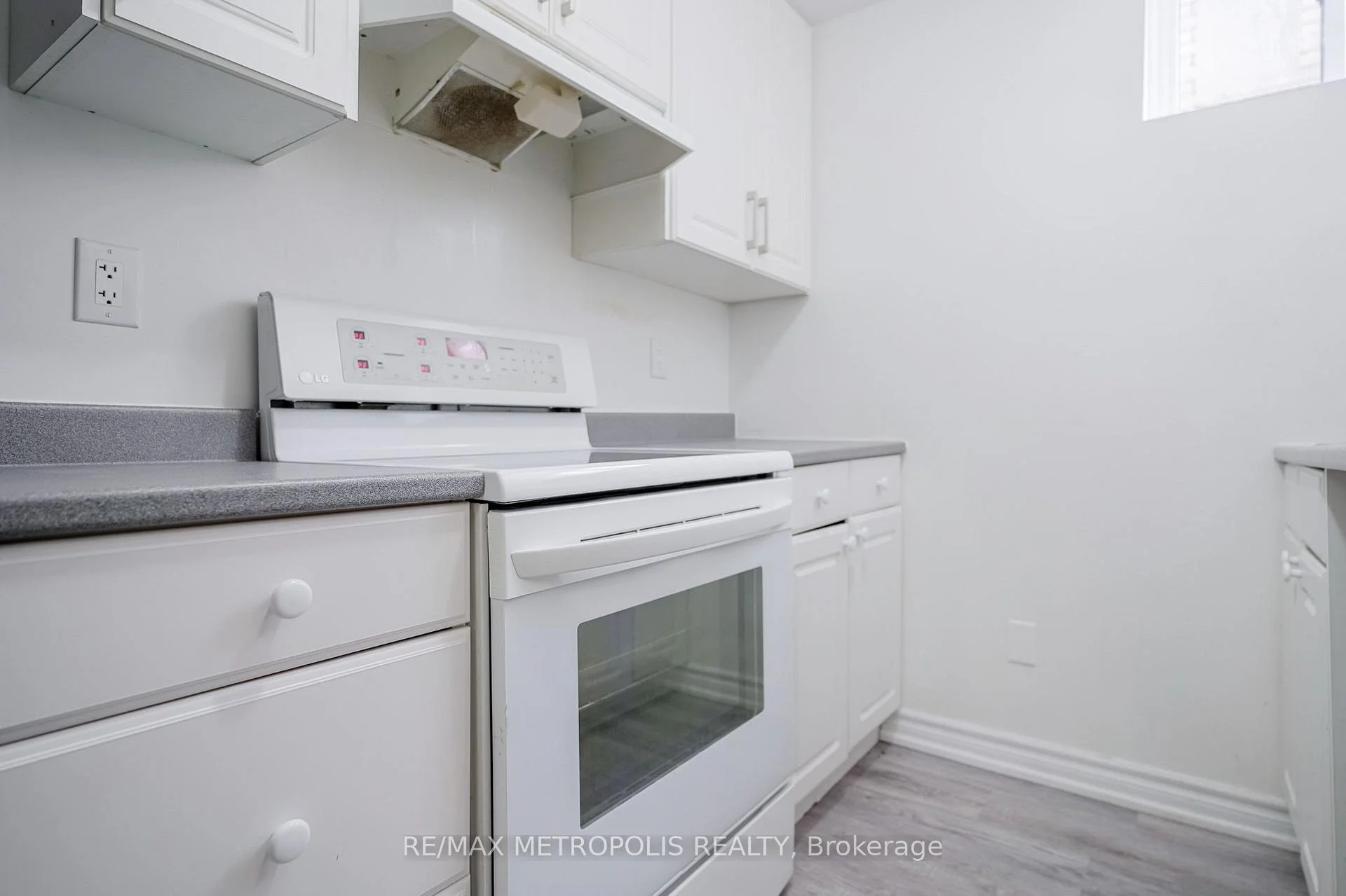 Photo 24 of Unit BSMT, 570 Springview Drive, Pickering, Amberlea — HOMEH