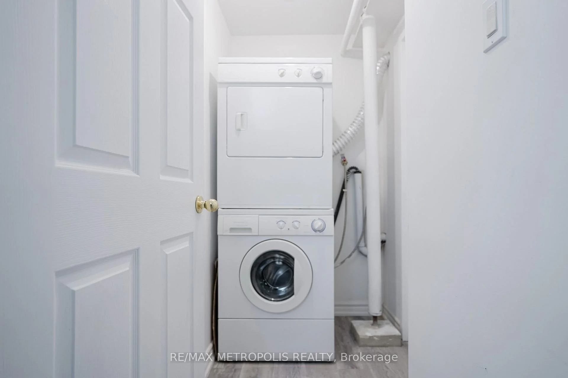 Photo 34 of Unit BSMT, 570 Springview Drive, Pickering, Amberlea — HOMEH