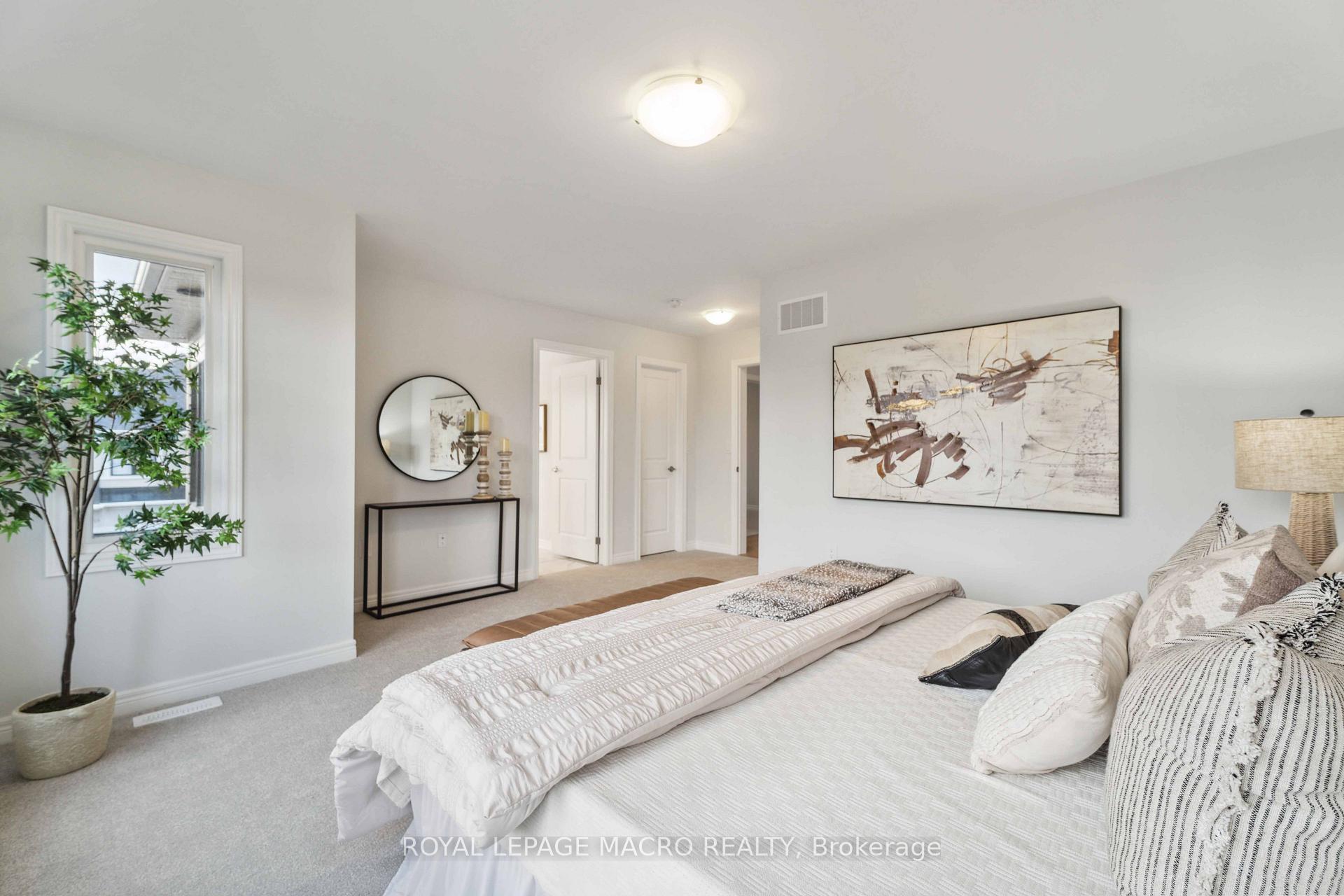 Photo 4 of 1061 West 5th Street, Hamilton, Mewburn — HOMEH