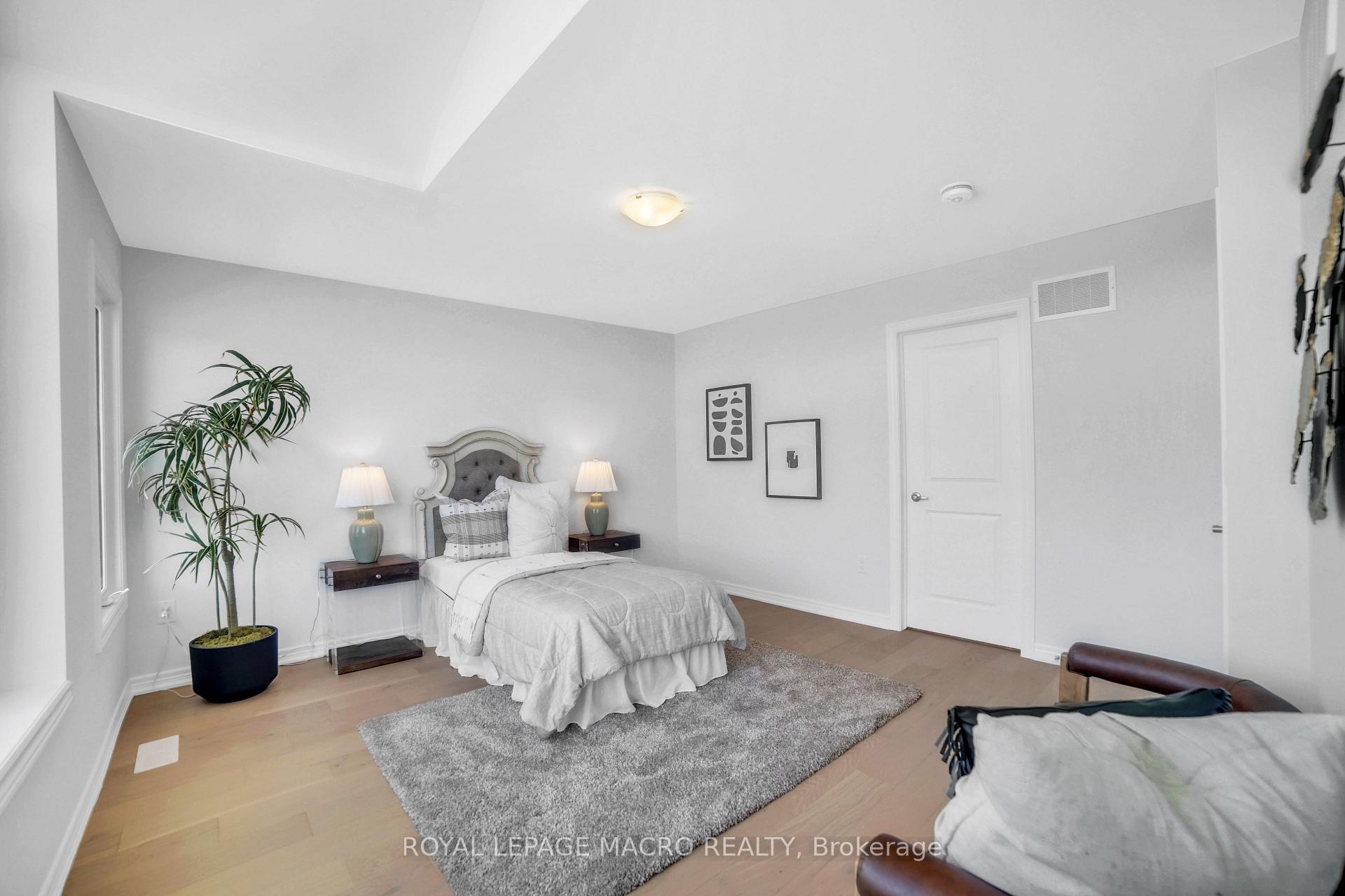 Photo 6 of 1061 West 5th Street, Hamilton, Mewburn — HOMEH