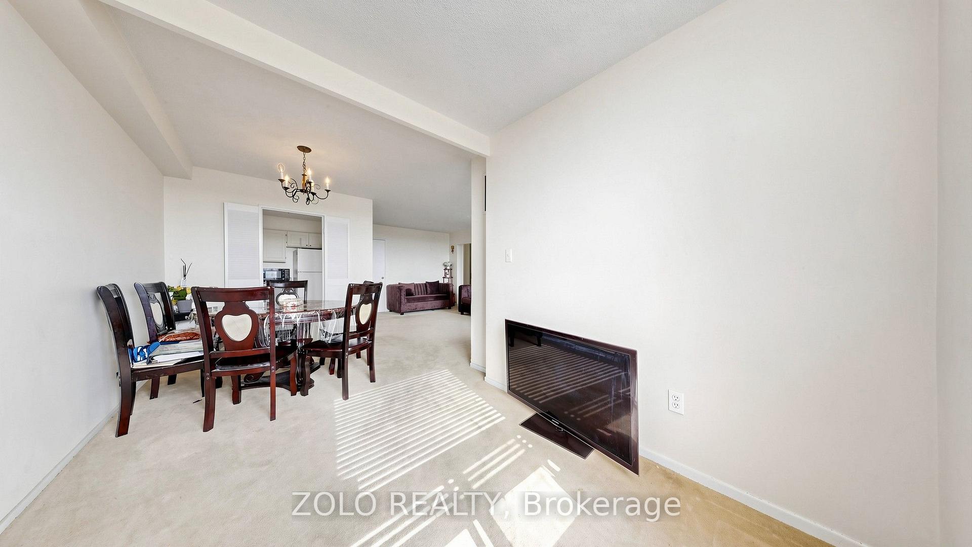 Photo 14 of Unit 915, 20 Edgecliff Golfway, Toronto, Flemingdon Park — HOMEH