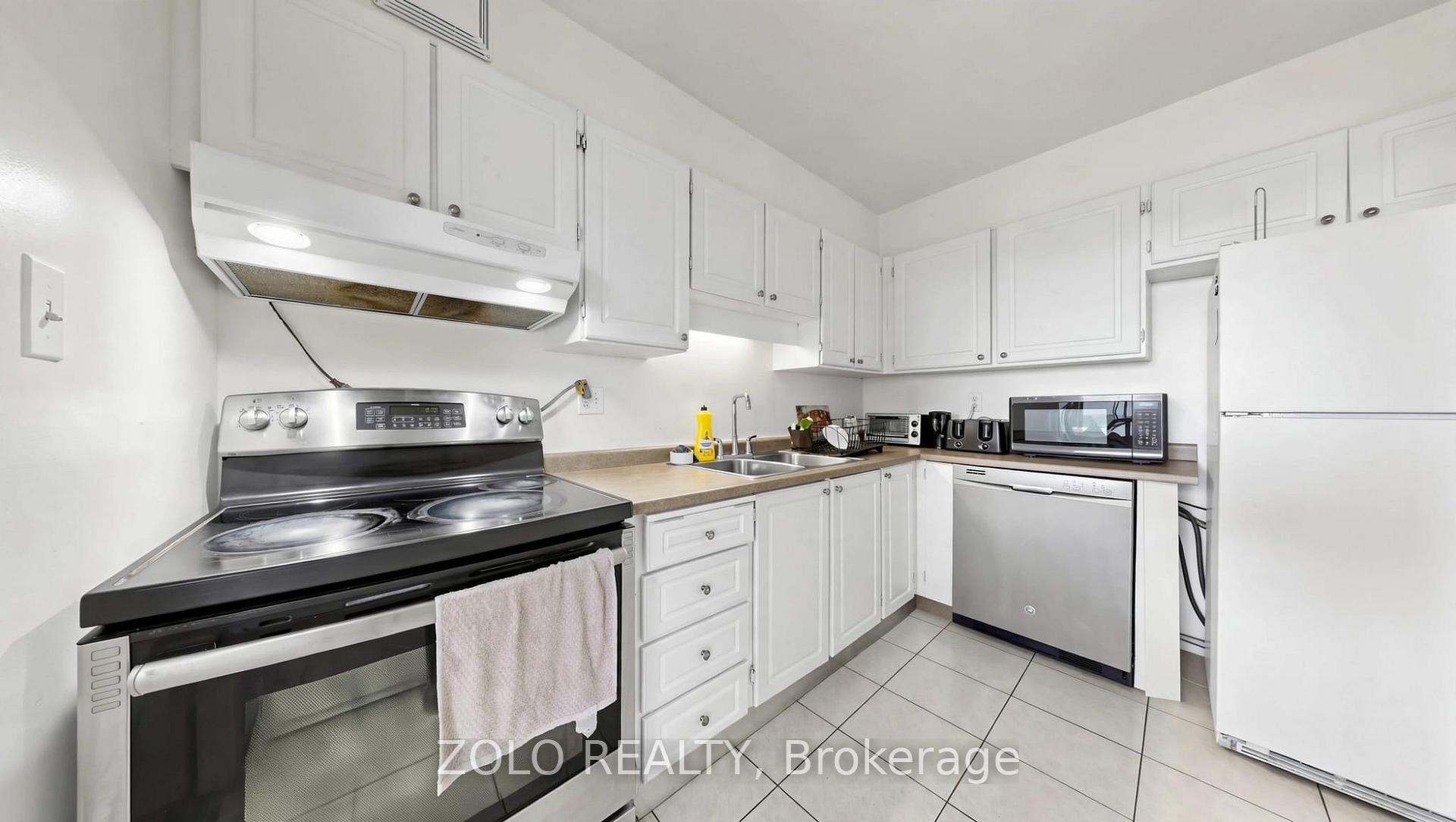 Photo 19 of Unit 915, 20 Edgecliff Golfway, Toronto, Flemingdon Park — HOMEH