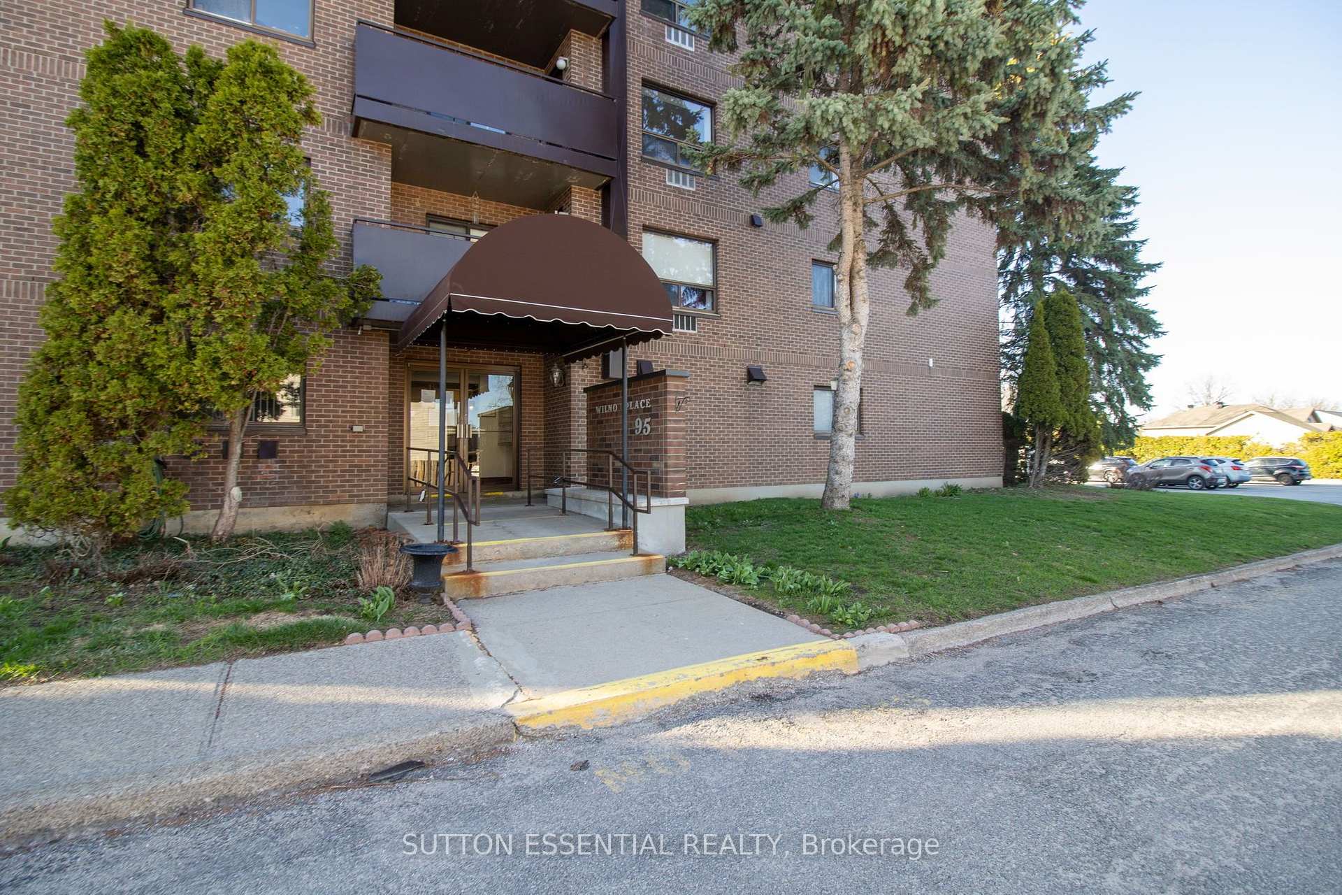 Photo 6 of Unit 104, 95 Windsor Drive, Brockville, Brockville — HOMEH