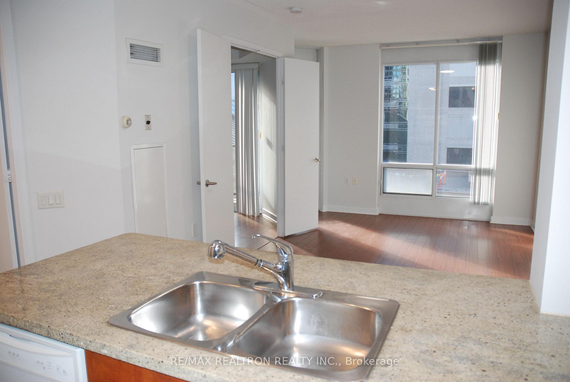 Photo 2 of Unit 913, 85 Bloor Street E, Toronto, Church-Yonge Corridor — HOMEH