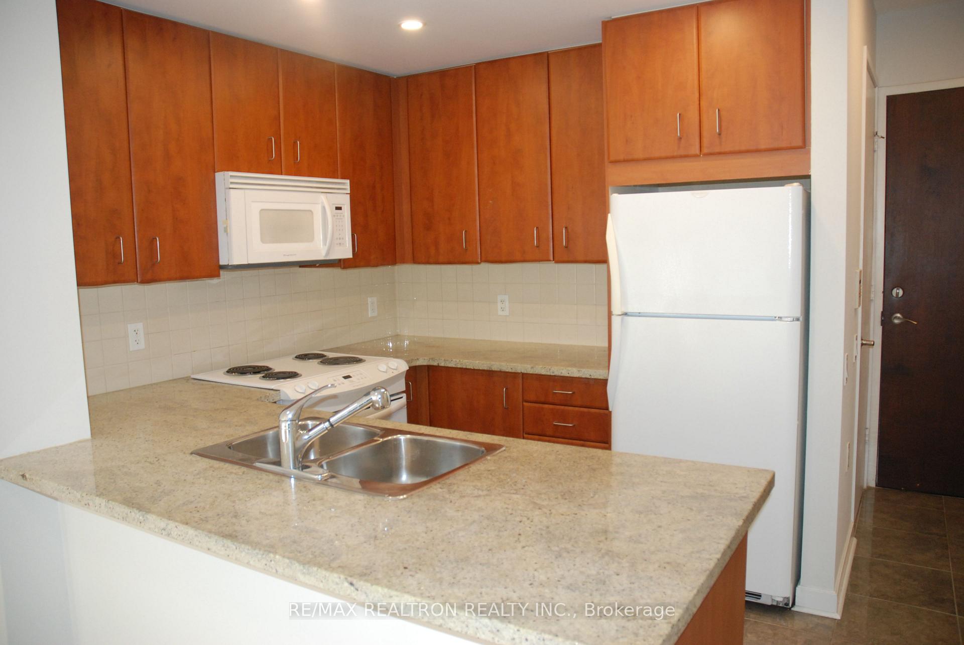 Photo 7 of Unit 913, 85 Bloor Street E, Toronto, Church-Yonge Corridor — HOMEH