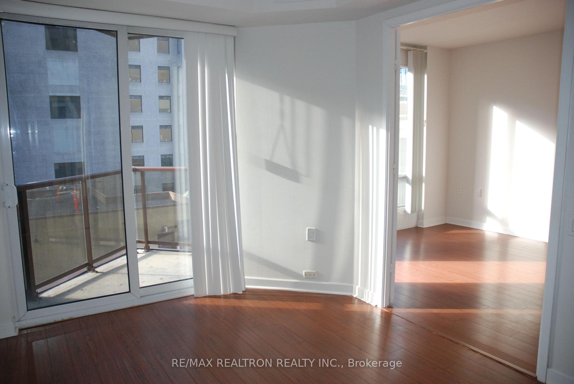 Photo 11 of Unit 913, 85 Bloor Street E, Toronto, Church-Yonge Corridor — HOMEH