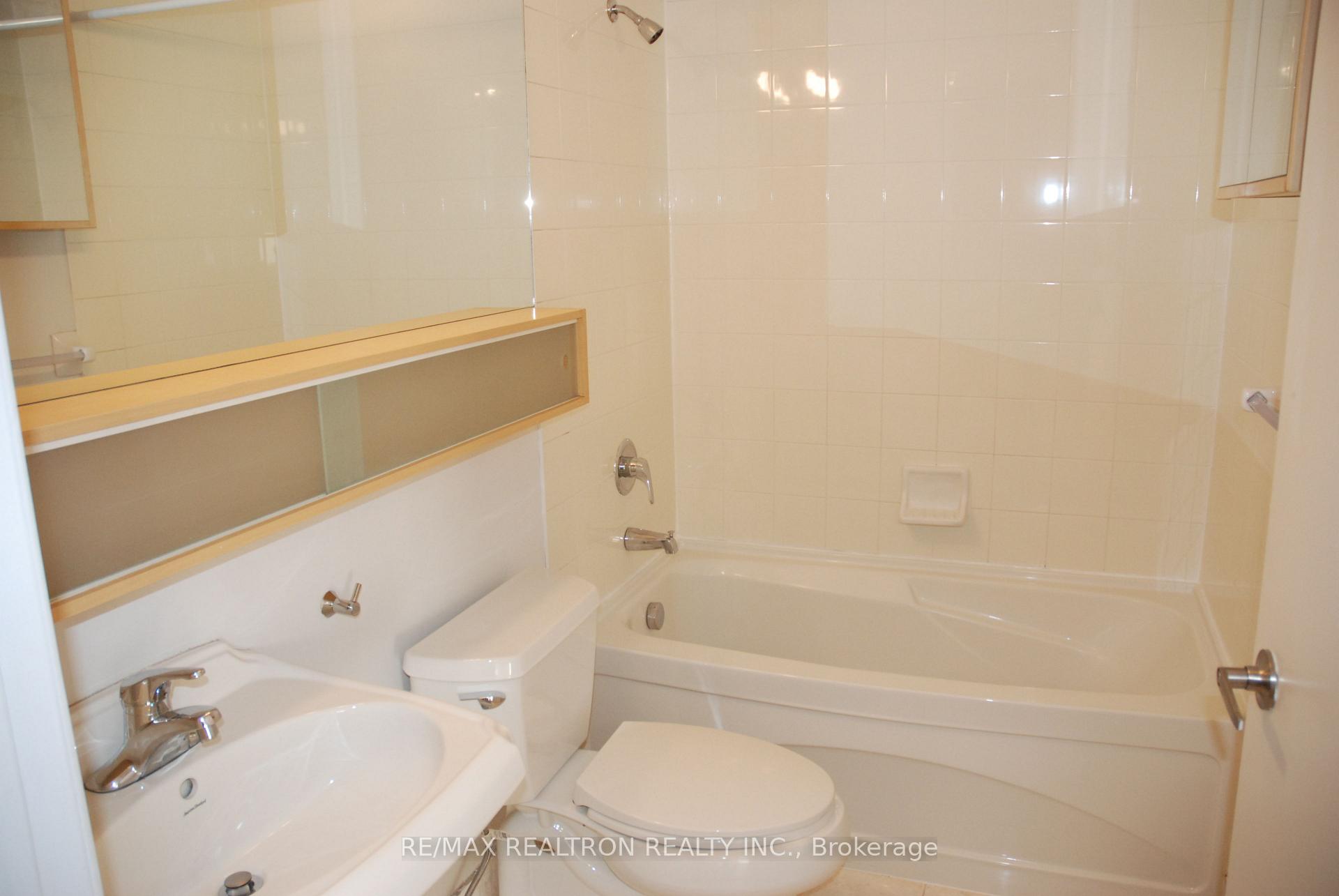 Photo 13 of Unit 913, 85 Bloor Street E, Toronto, Church-Yonge Corridor — HOMEH