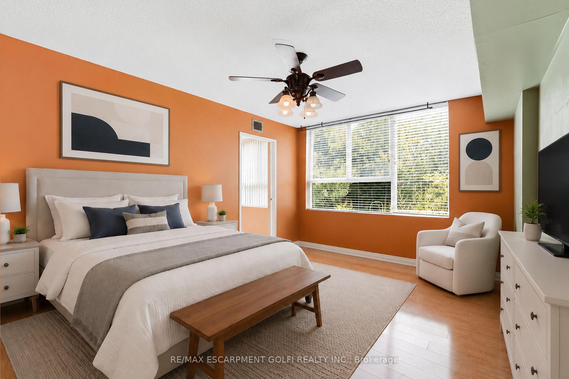 Photo 14 of Unit B3, 7 Gale Crescent, St. Catharines, Downtown — HOMEH