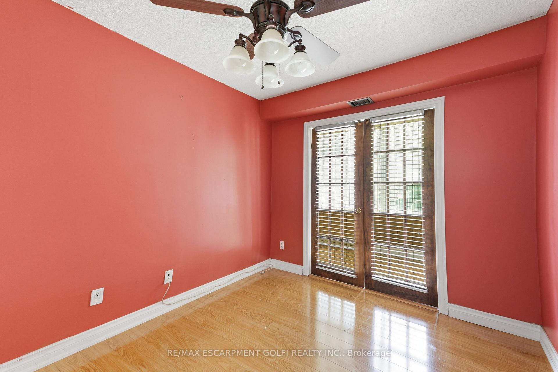 Photo 21 of Unit B3, 7 Gale Crescent, St. Catharines, Downtown — HOMEH