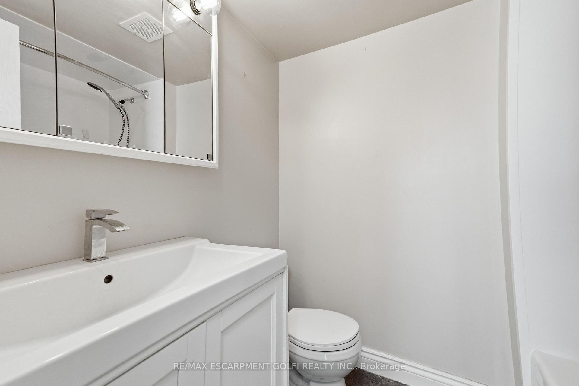 Photo 23 of Unit B3, 7 Gale Crescent, St. Catharines, Downtown — HOMEH