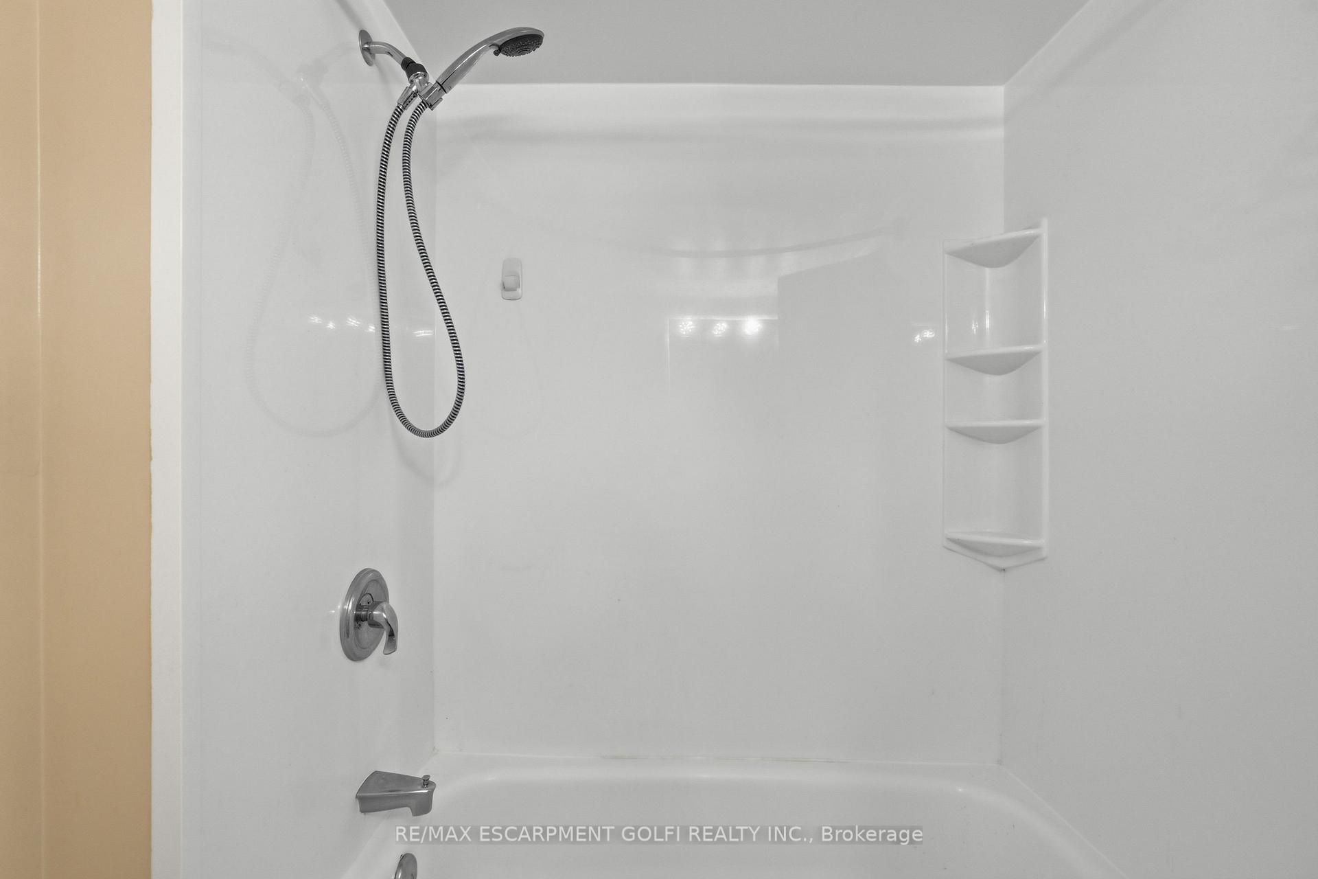 Photo 24 of Unit B3, 7 Gale Crescent, St. Catharines, Downtown — HOMEH