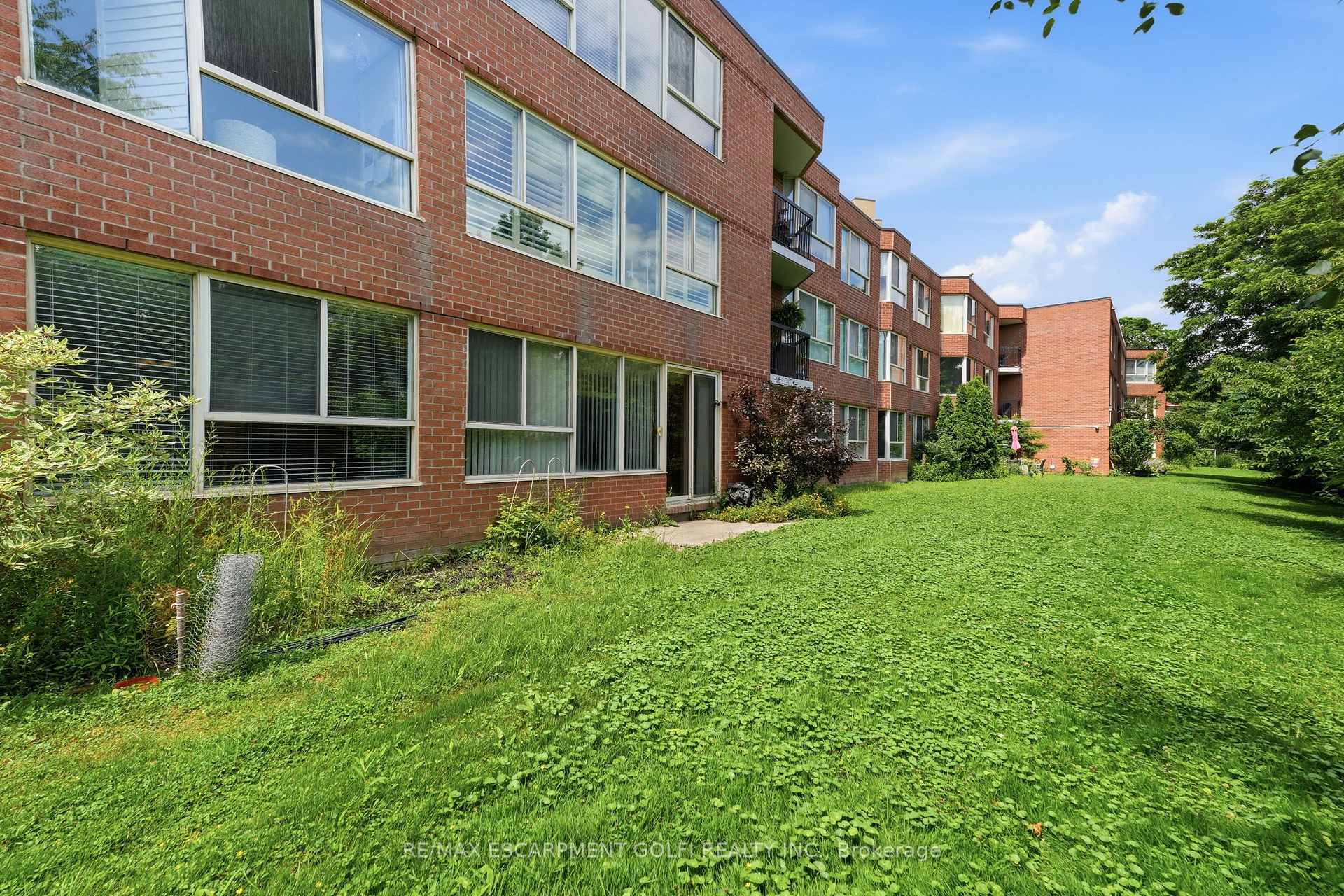 Photo 26 of Unit B3, 7 Gale Crescent, St. Catharines, Downtown — HOMEH