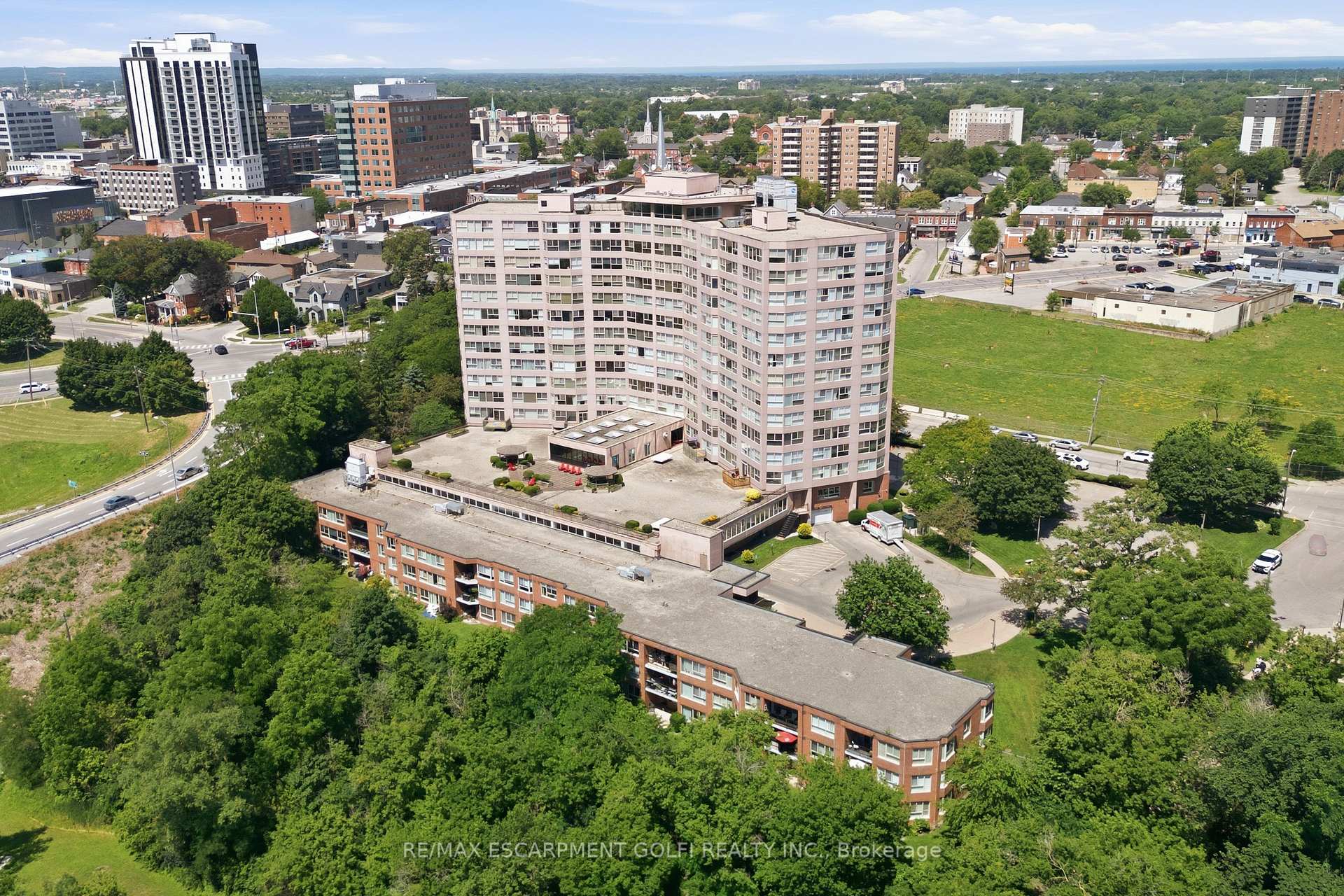 Photo 38 of Unit B3, 7 Gale Crescent, St. Catharines, Downtown — HOMEH